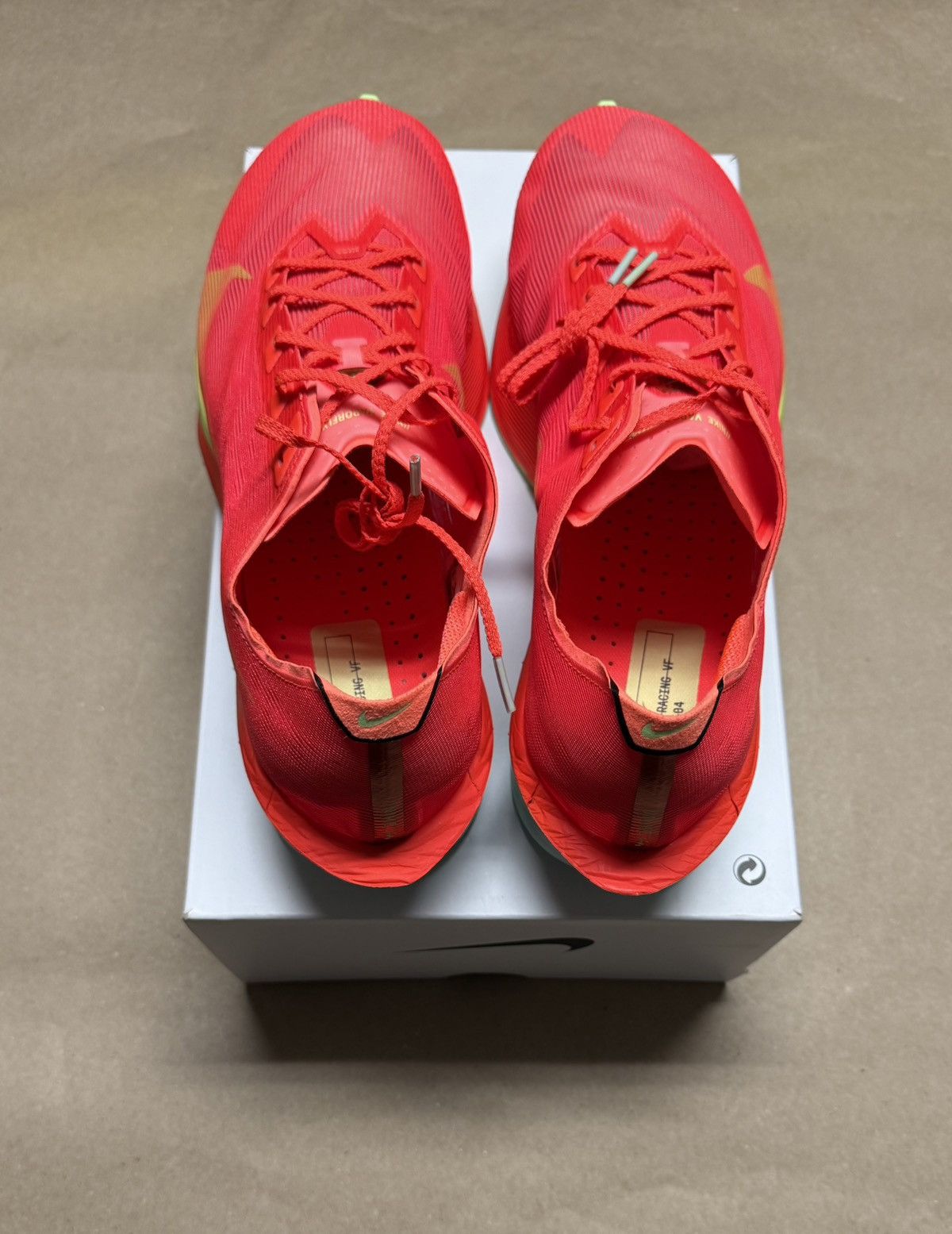 Nike Nike Zoom X Vaporfly Next 4% Bright Crimson Men’s 15 NEW! Size US 15 / EU 48 - 4 Thumbnail