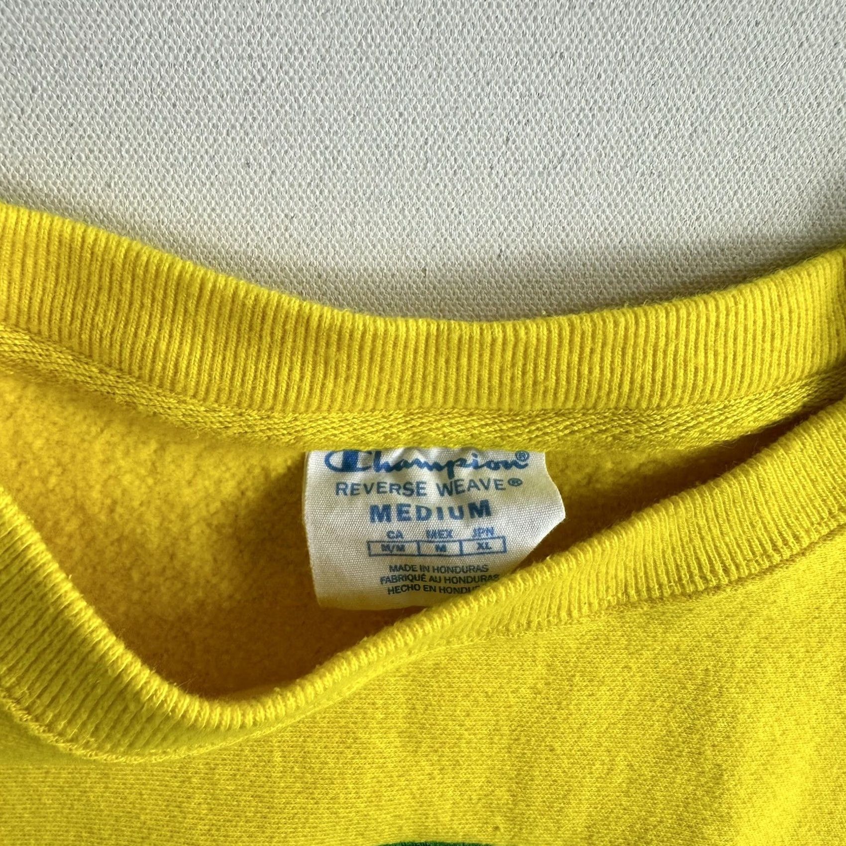 Champion VINTAGE Champion Reverse Weave Sweatshirt Pullover Crew Neck Size M Yellow Mens Size US M / EU 48-50 / 2 - 5 Thumbnail