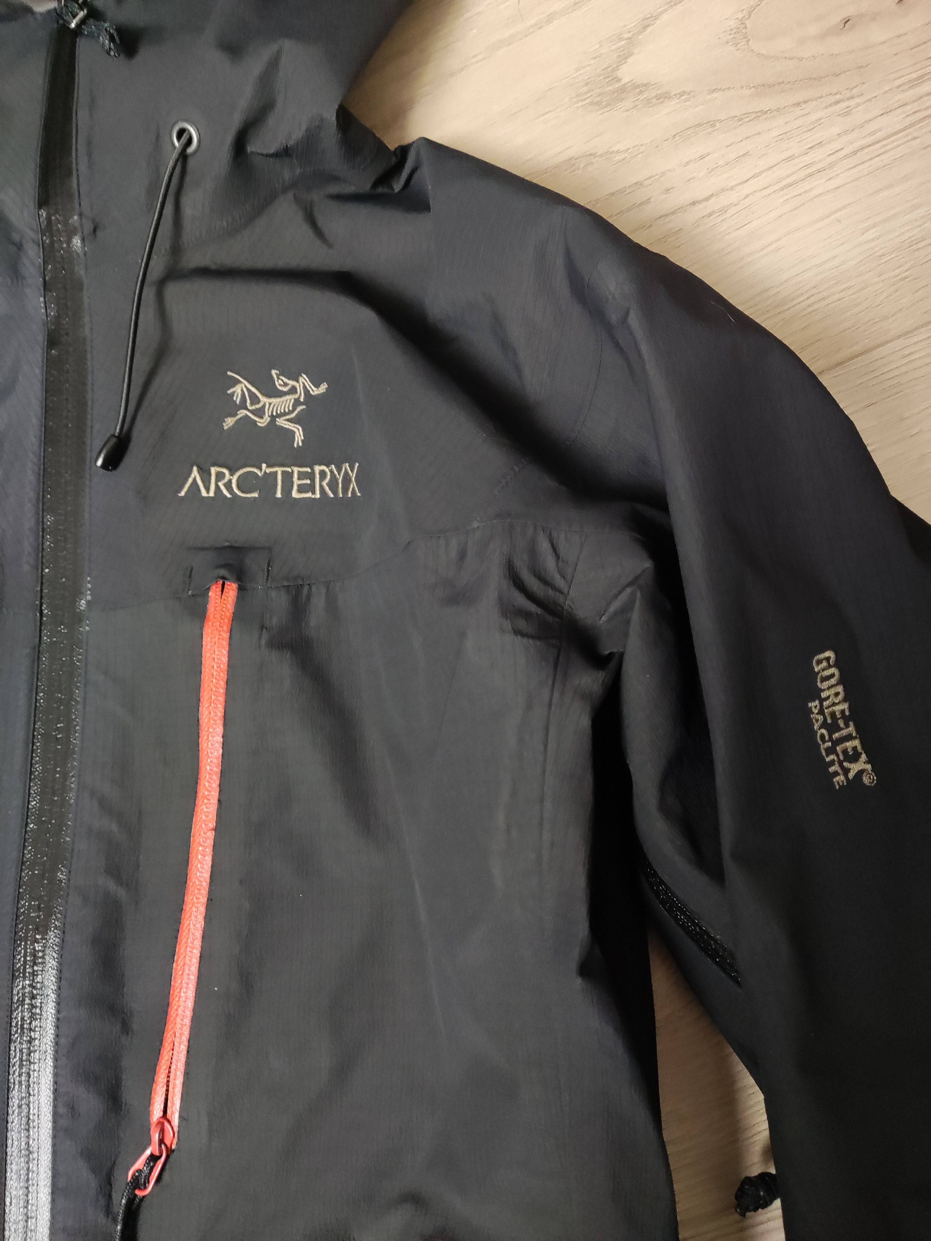 Arc'Teryx vintage archive Arc'teryx paclite gore tex zipper jacket 