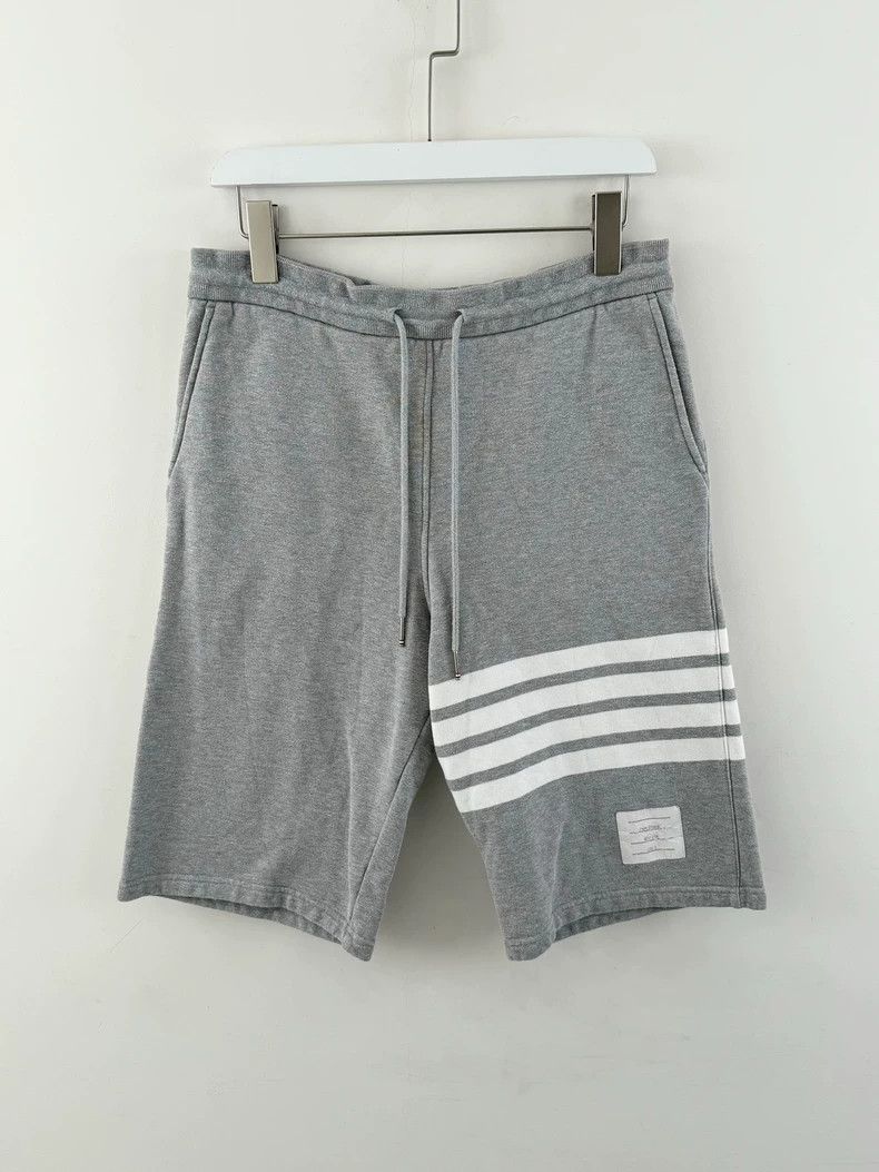 Thom Browne Thom Browne Size 2 Striped shorts in gray 2503-Nextarrow Size US 30 / EU 46 - 1 Thumbnail