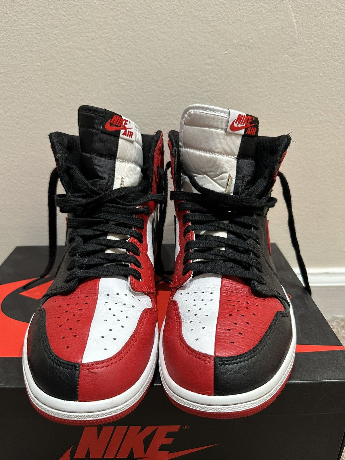Jordan Brand × Nike Jordan 1 homage to home Size US 11 / EU 44 - 2 Thumbnail