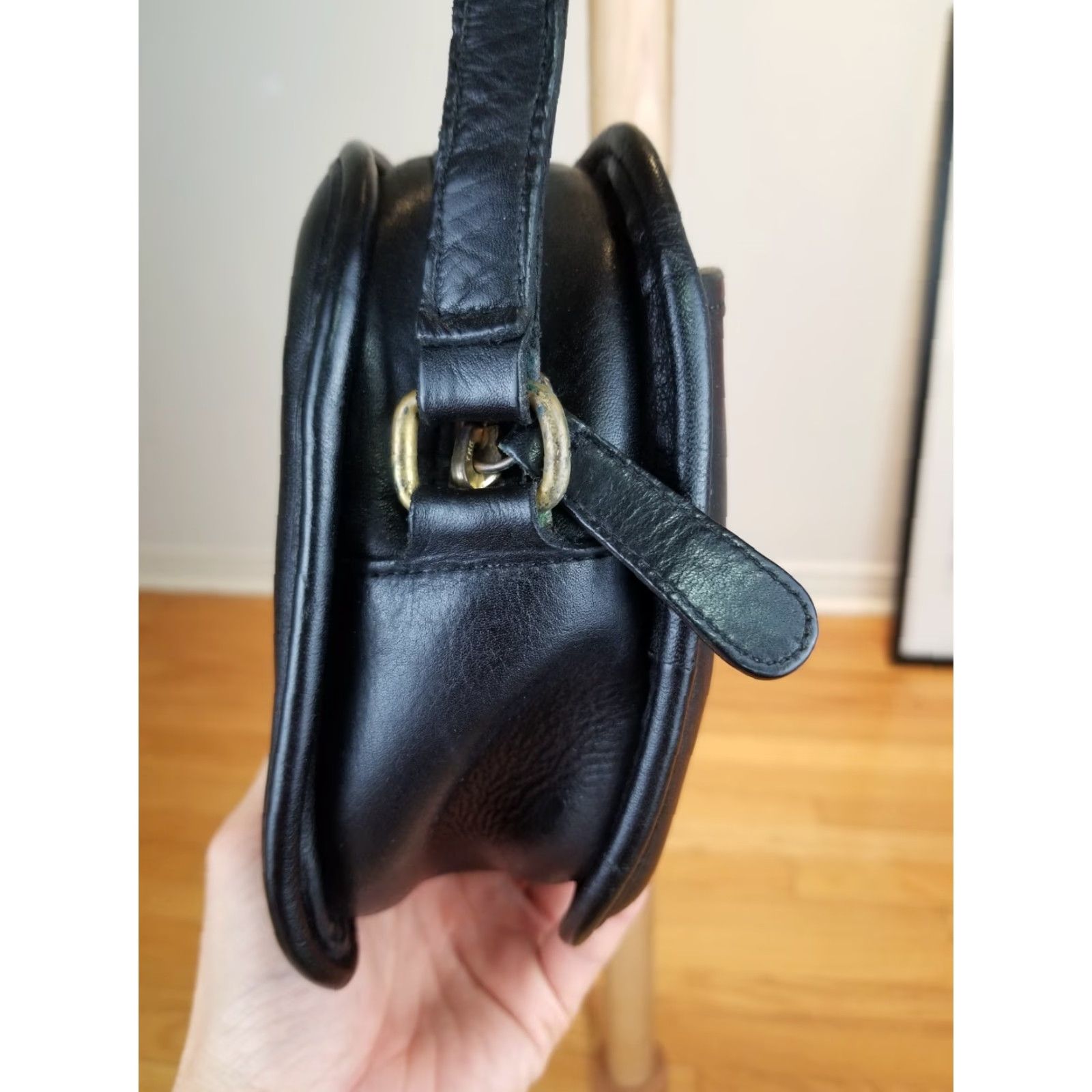 Coach VINTAGE Coach BLACK Leather CROSS Messenger CROSSBODY BAG Size ONE SIZE - 7 Thumbnail