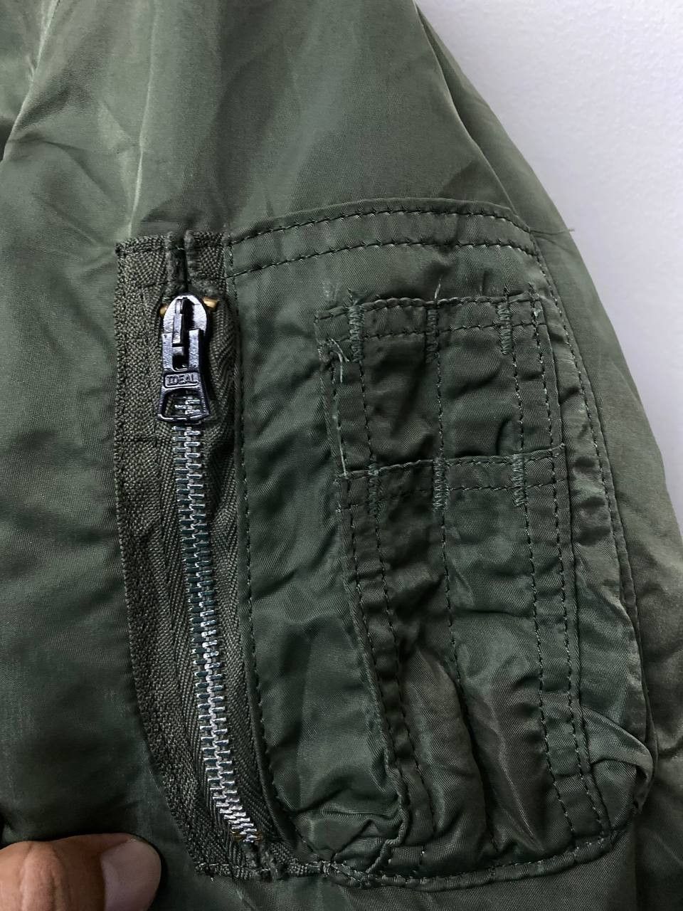 Alpha Industries vintage alpha industries reversible bomber jacket Size US L / EU 52-54 / 3 - 4 Thumbnail