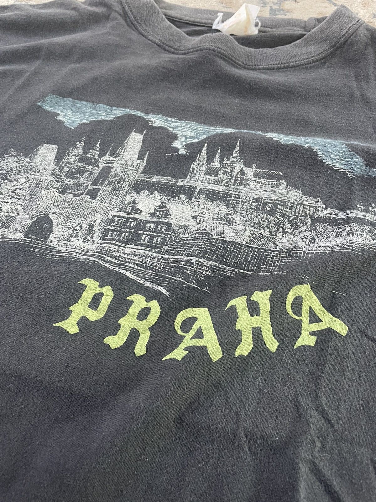 Vintage Vintage Praha Czech Republic Tee Size US M / EU 48-50 / 2 - 2 Thumbnail