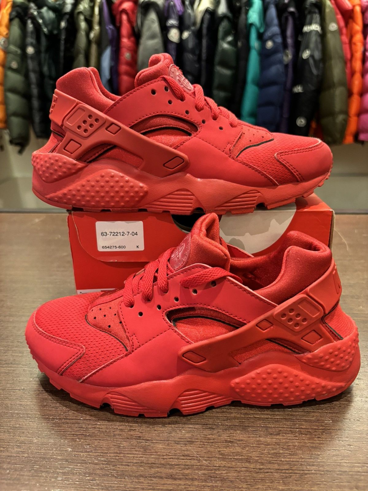 Huarache triple red store