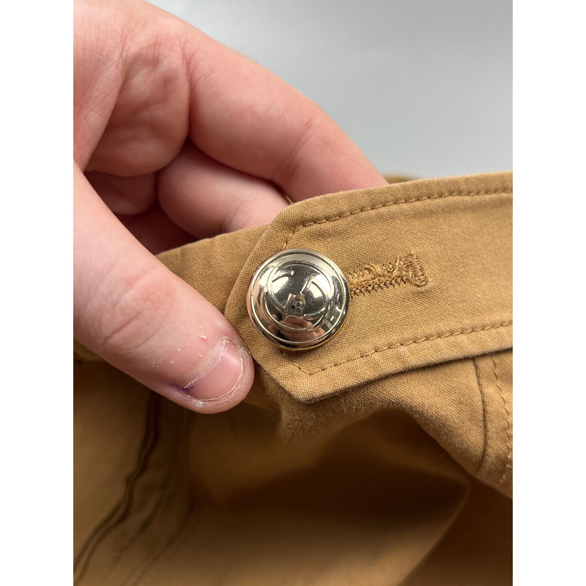 Gucci Gucci Vintage Golden Buttons Pencil Skirt (Y0847) Size 30" / US 8 / IT 44 - 8 Thumbnail