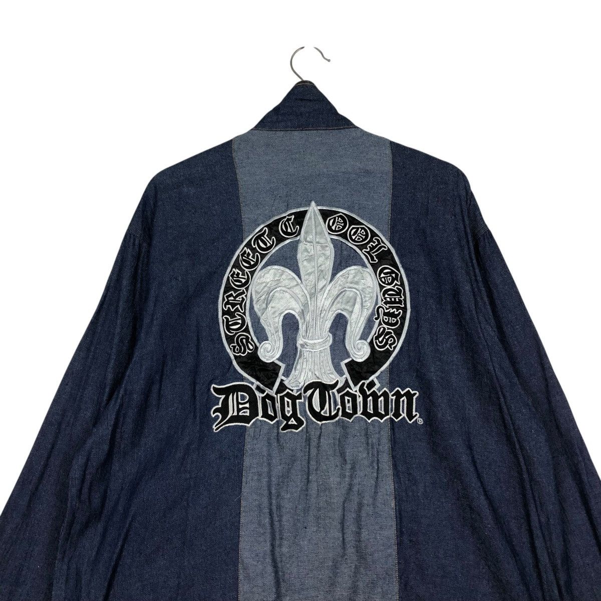 Dogtown 🔥VINTAGE DENIM ZIPPER JACKET DOGTOWN BACKHIT BIG LOGO DESIG Size US M / EU 48-50 / 2 - 11 Thumbnail