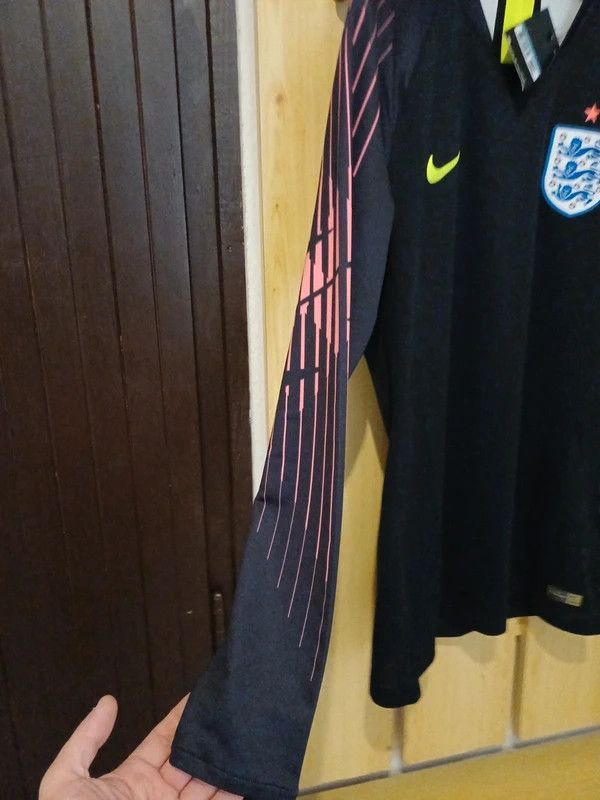 Nike Rare! England Goalkeeper Shirt - Player Issue Size US M / EU 48-50 / 2 - 5 Thumbnail