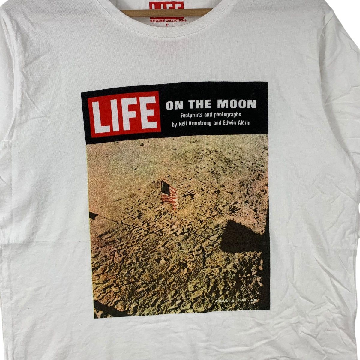 Vintage LIFE MAGAZINE FOTOFOLIO Life On The Moon Cover Tee Shirt Size L / US 10 / IT 46 - 4 Thumbnail