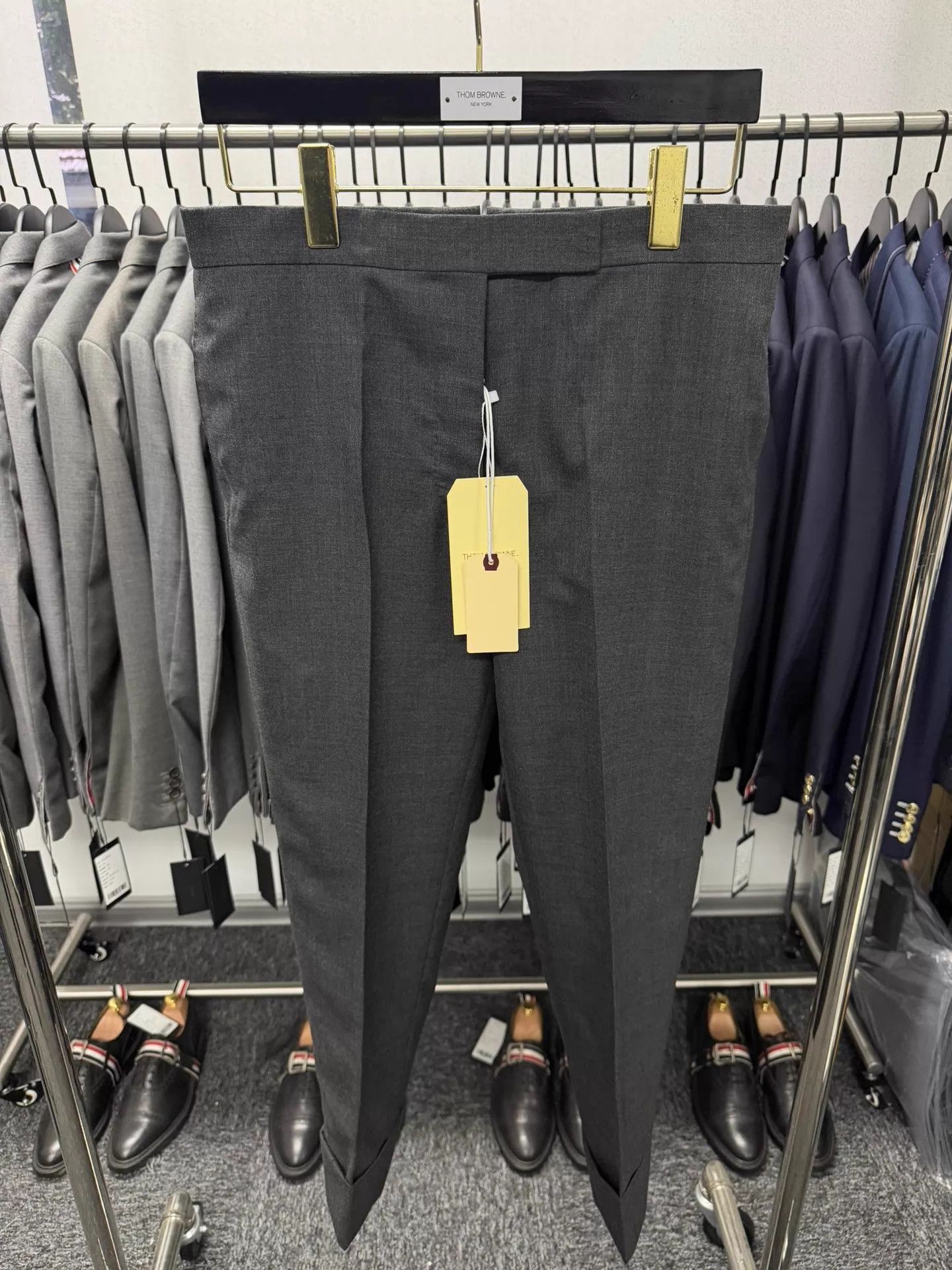 Thom Browne Thom Browne Women's Classic Charcoal Gray Wool Trousers Size 27" / US 4 / IT 40 - 1 Thumbnail