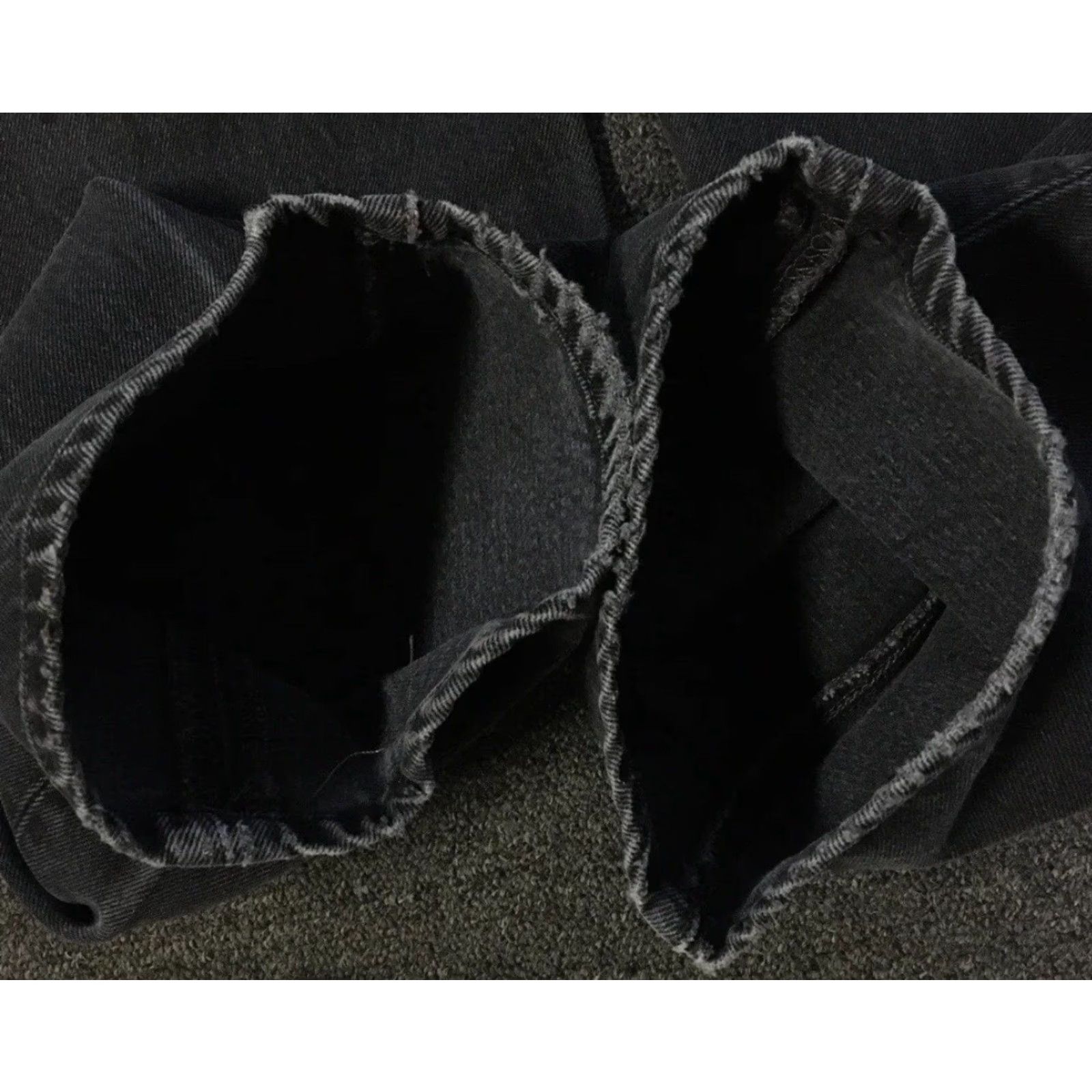 Levi's VINTAGE Levi's 501 Jeans Button Fly Distressed 36 Black Denim Straight Men 80s 90s Grunge Punk Western Cowboy Rock Bilker? Size US 36 / EU 52 - 5 Thumbnail