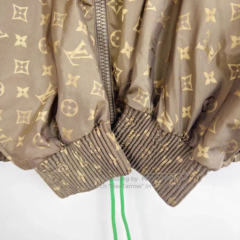 Louis Vuitton Louis Vuitton Brown monogrammed LOgo full print classic ho Size US M / EU 48-50 / 2 - 5 Thumbnail
