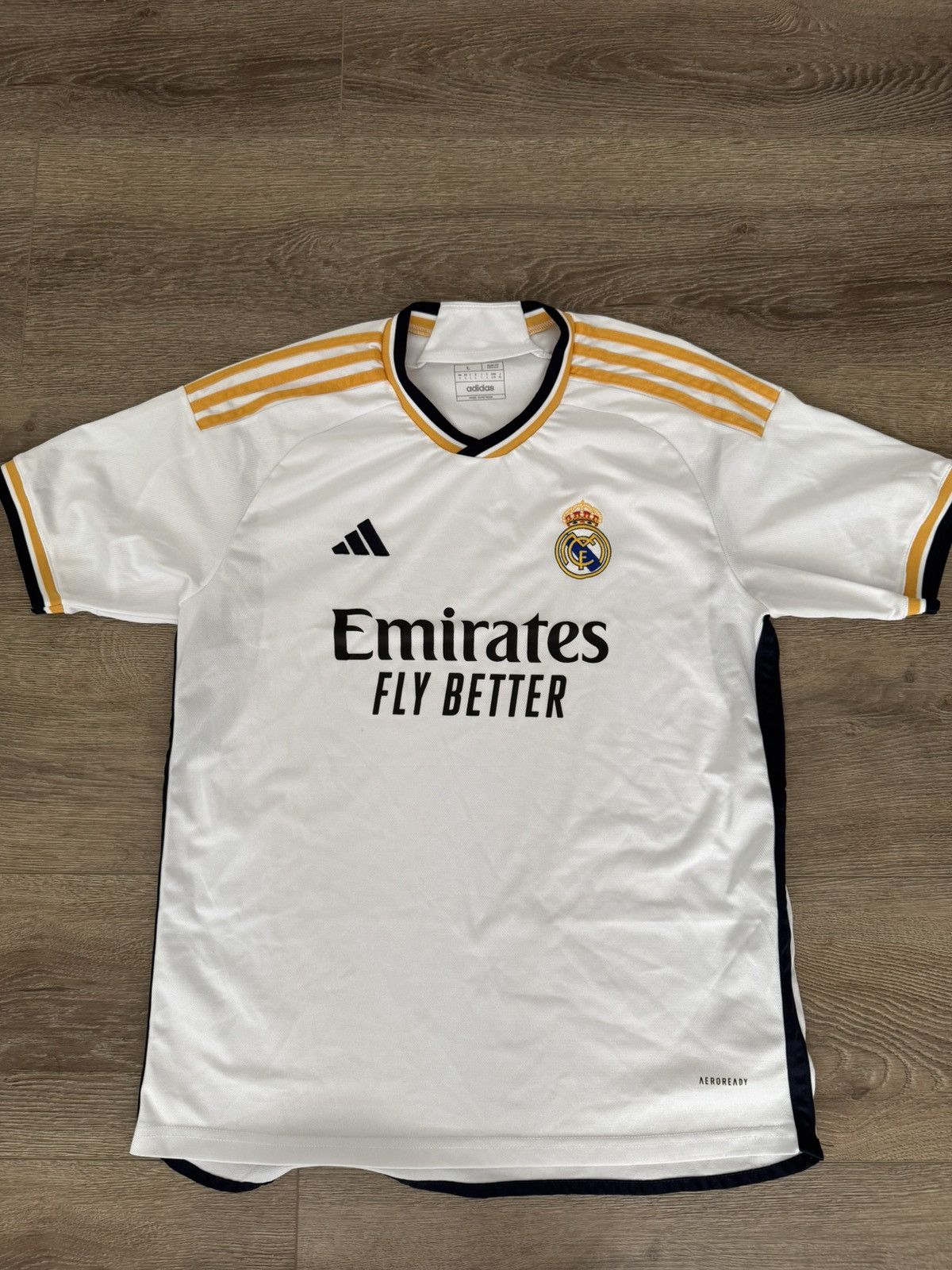 Adidas Real Madrid home kit Size US L / EU 52-54 / 3 - 1 Thumbnail