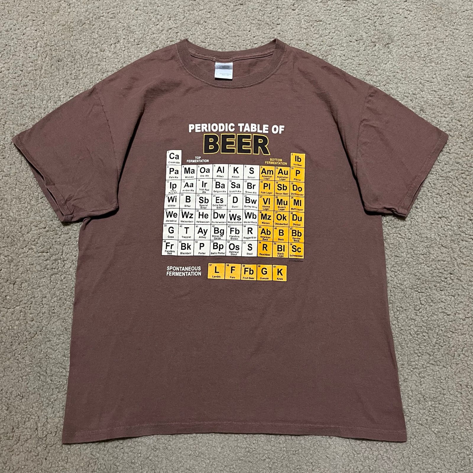 Gildan Brown Periodic Table of Beer ‘Scientific’ Graphic Shirt Lrg Size US L / EU 52-54 / 3 - 1 Thumbnail