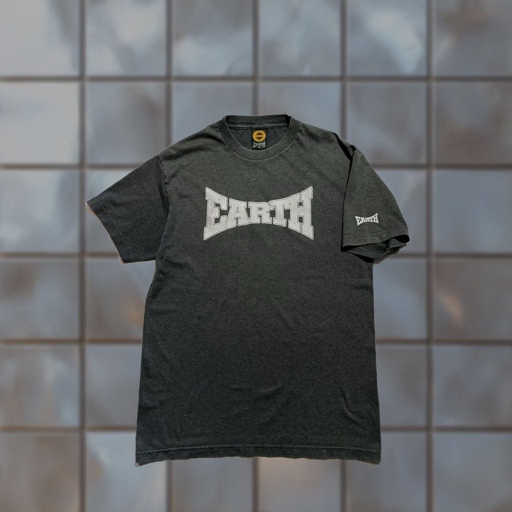 Vintage VINTAGE 90s Planet Earth Skateboards T-Shirt S/S Made In USA Gray Large Mens Graphic S/S 90s Theme Size US L / EU 52-54 / 3 - 1 Thumbnail