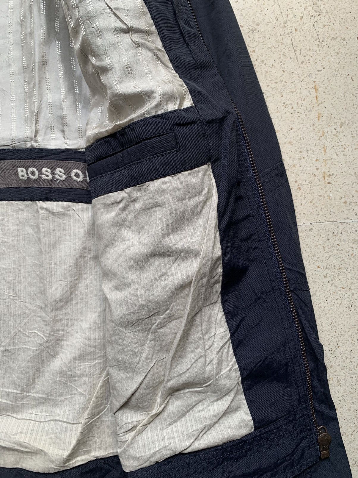 Hugo Boss Hugo boss neck strap jacket Size US L / EU 52-54 / 3 - 5 Thumbnail