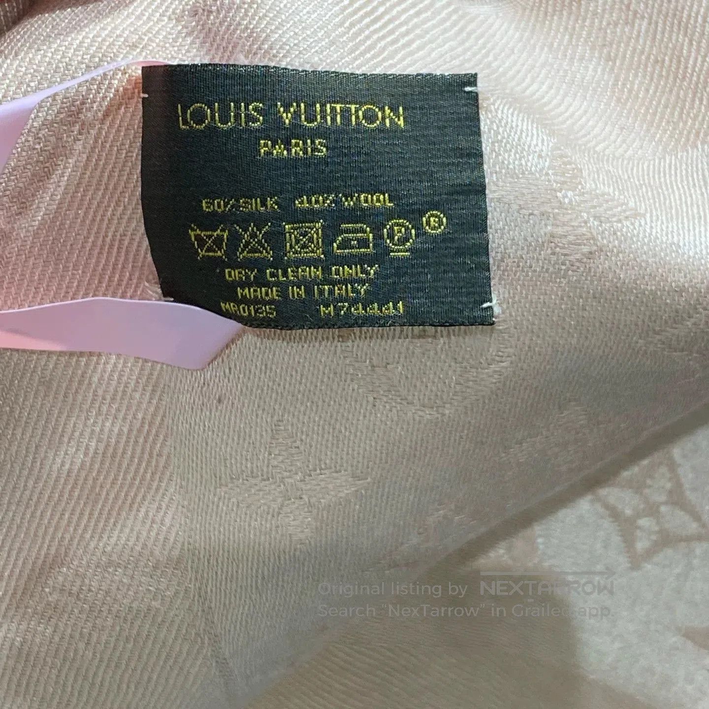 Louis Vuitton Louis Vuitton Monogram Silk Scarf. Size ONE SIZE - 3 Thumbnail