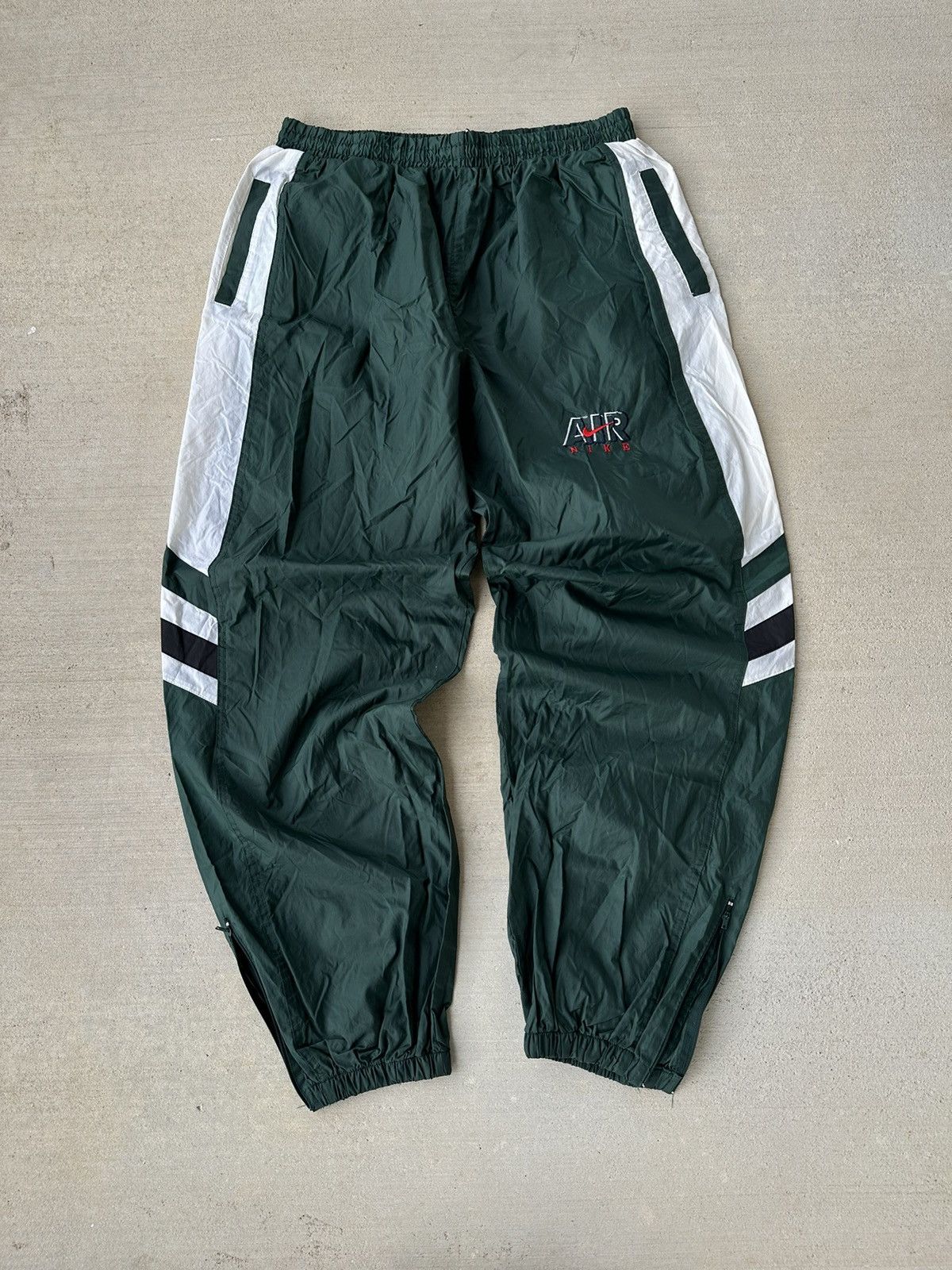 Other Vintage Nike Sweatpants Size US 38 / EU 54 - 1 Thumbnail