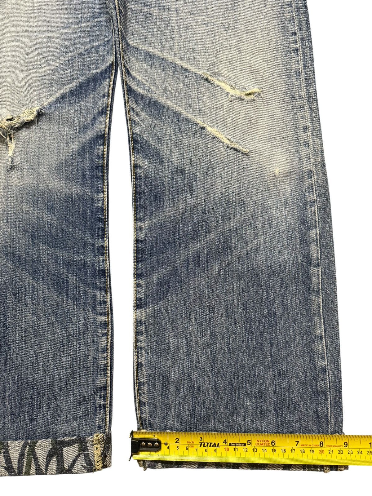 Levi's Vintage Y2K Levis 501 Blue Faded Wash Distressed Wide Leg Size US 32 / EU 48 - 15 Thumbnail