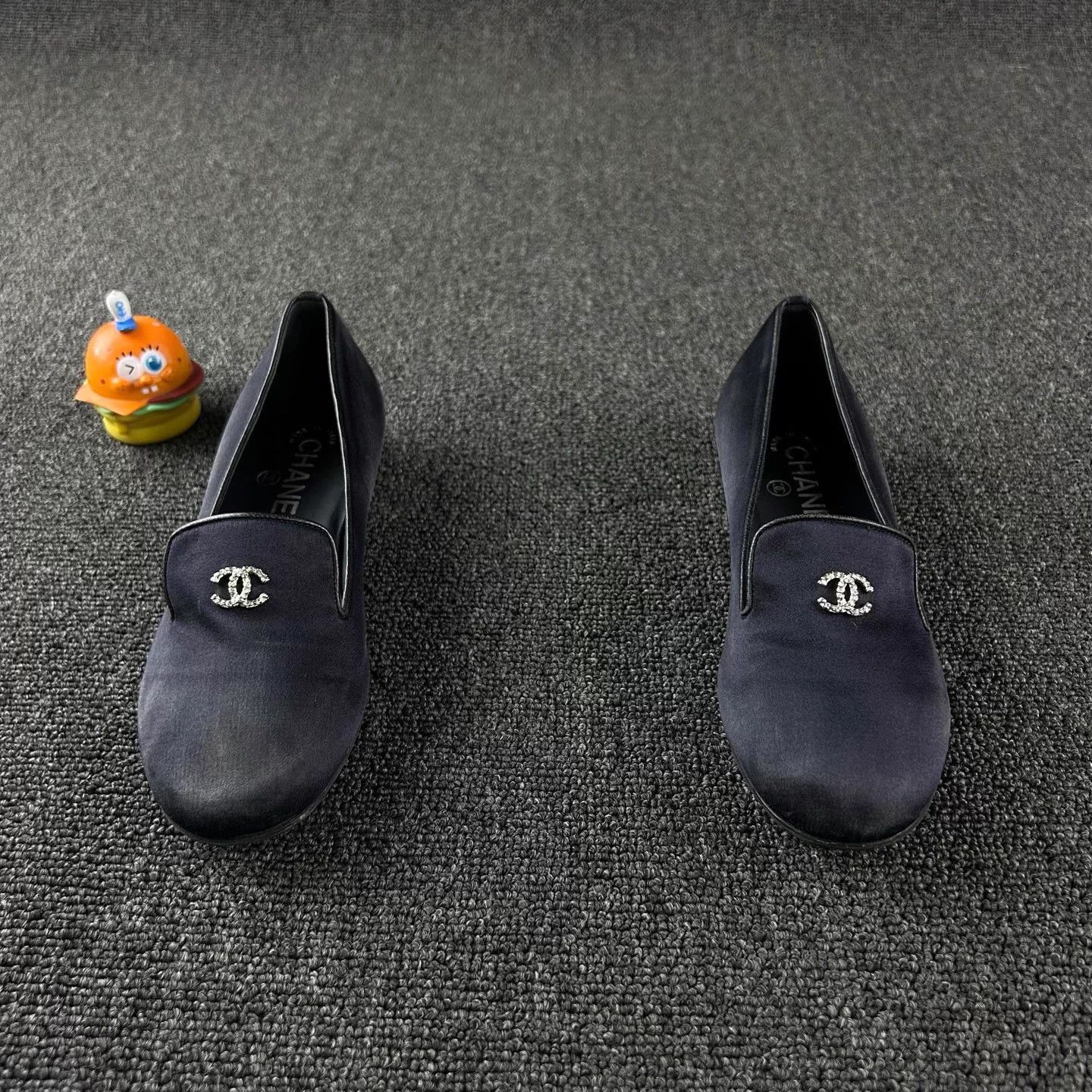 Chanel Chanel black pearl low heel CC logo shoes size 36.5 Size US 4.5 / IT 34.5 - 2 Thumbnail