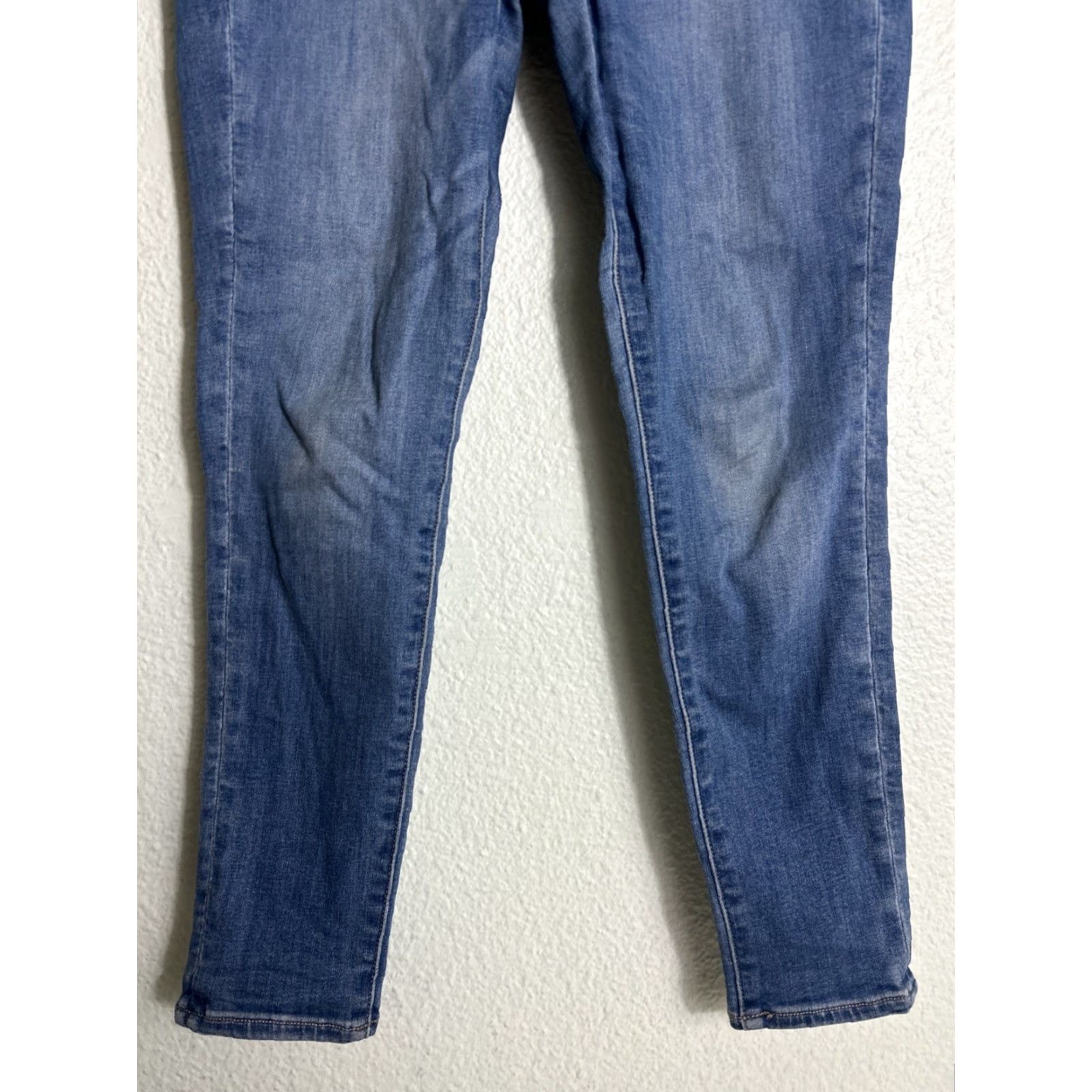 American Eagle Outfitters american eagle next level stretch jegging Jeans Women’s 6 Short Medium Wash Blue 28x27 Mens Women Girls? Size 28" / US 6 / IT 42 - 2 Thumbnail