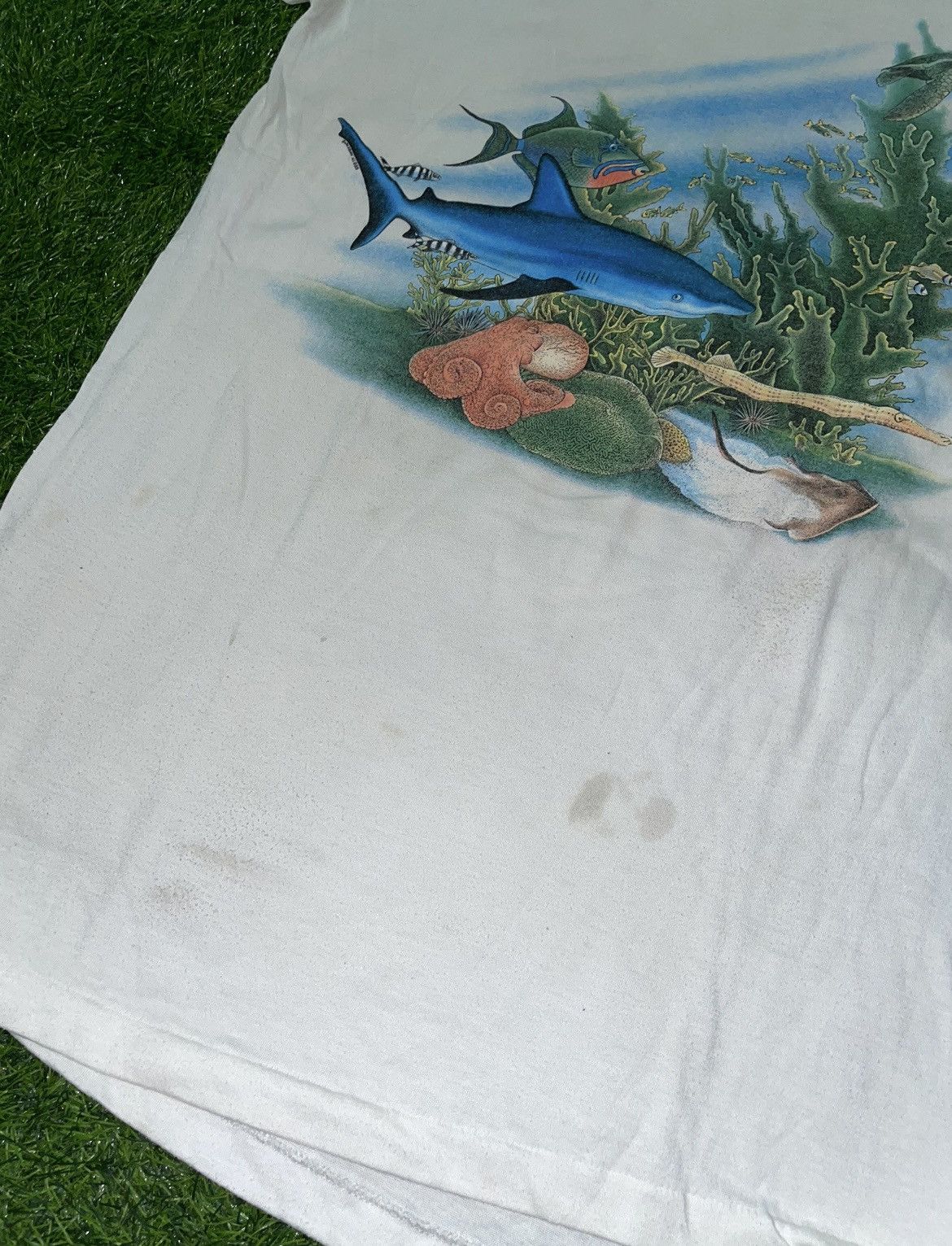 Vintage Vintage 1988 Sea Ocean Fish Tee Shirt Size One Size Size US L / EU 52-54 / 3 - 8 Thumbnail