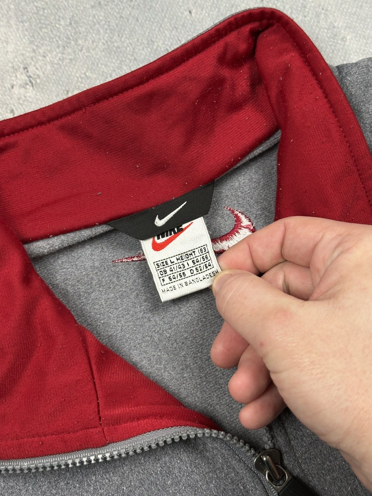 Nike Vintage Nike Grey Red Navy Full Zip Track Jacket 90s Swoosh Size US L / EU 52-54 / 3 - 9 Thumbnail