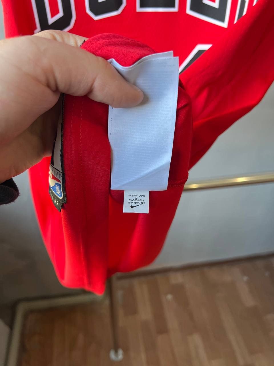 NBA 2021 CHICAGO BULLS #24 MARKKANEN BASKETBALL JERSEY NBA NIKE Size US M / EU 48-50 / 2 - 9 Thumbnail