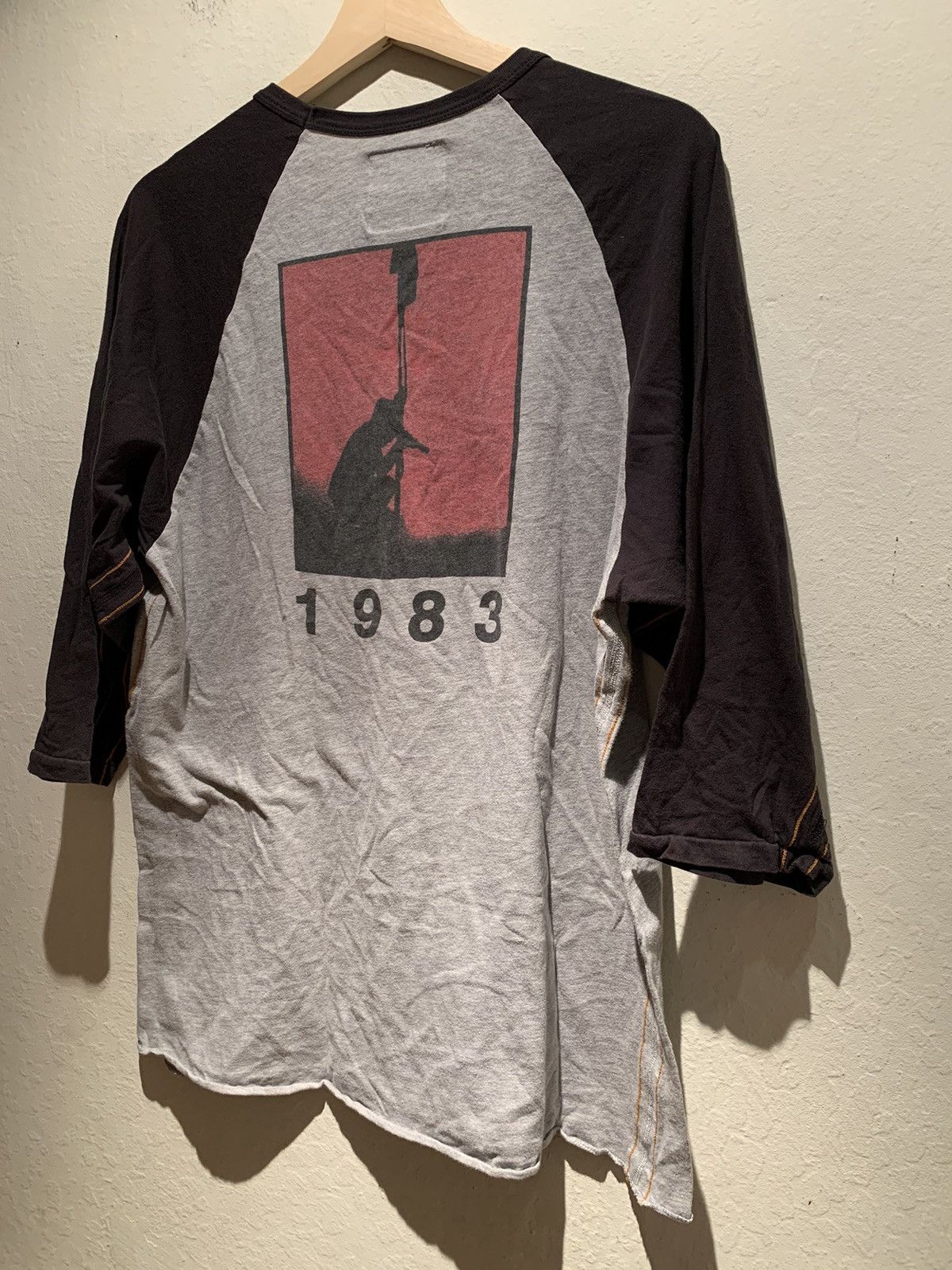Band Tees × Trunk Ltd × Vintage RARE Vintage U2 Under A Blood Red Sky 1983 Tour Raglan Shirt Size US L / EU 52-54 / 3 - 2 Thumbnail