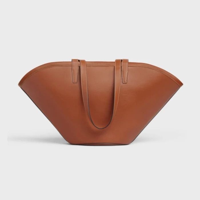 o1w1db10125 196953DU3 Size: OS / Cuir Triomphe Bag in Brown