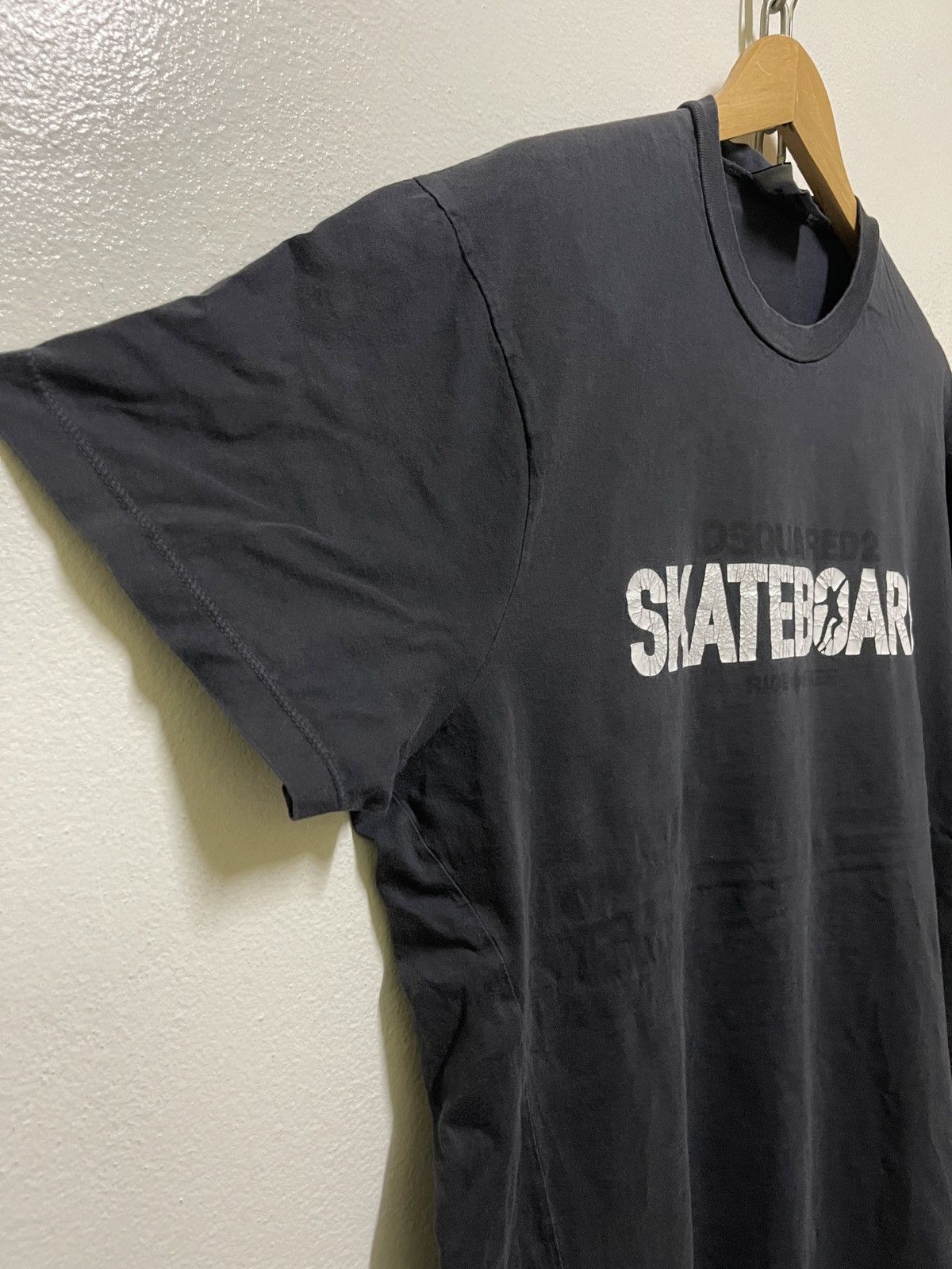Dsquared2 Skateboard Dsquared2 T Shirt. Size US XXL / EU 58 / 5 - 2 Thumbnail