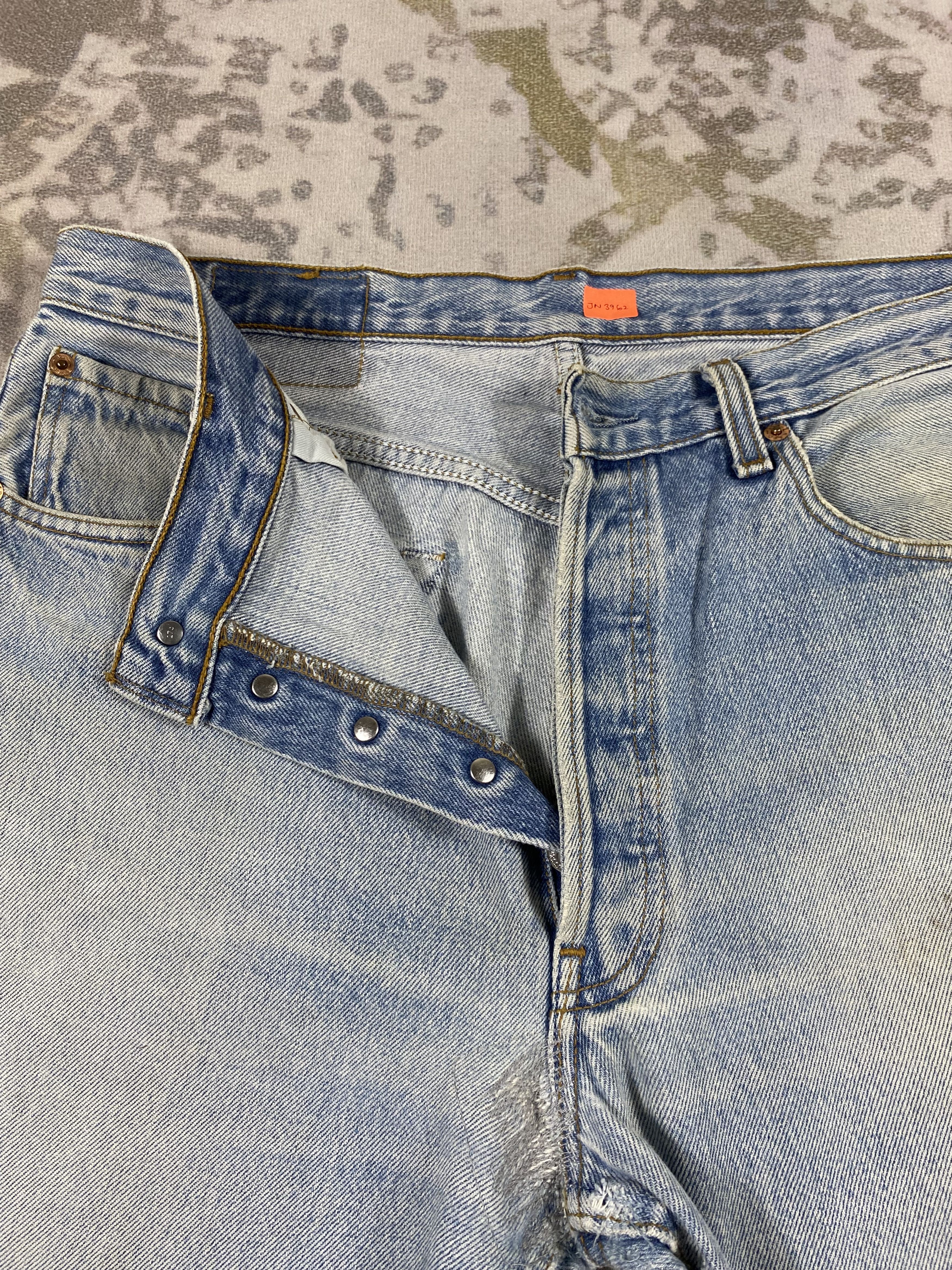 Levi's Blue Wash Vintage Levi's 501 33x33 Denim-JN3962 Size US 33 - 7 Thumbnail