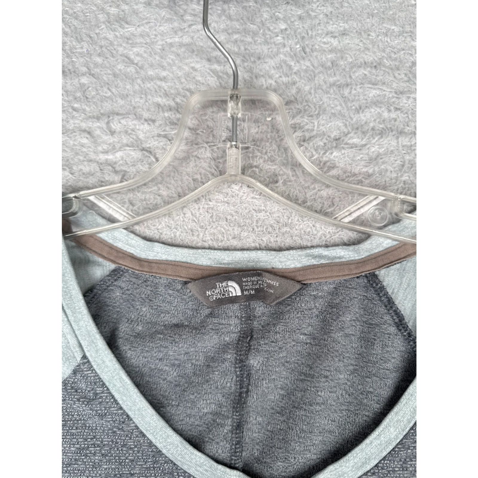 The North Face The North Face Shirt Women's Medium Blue Gray Raglan Style Polyester Blend READ Size M / US 6-8 / IT 42-44 - 7 Thumbnail