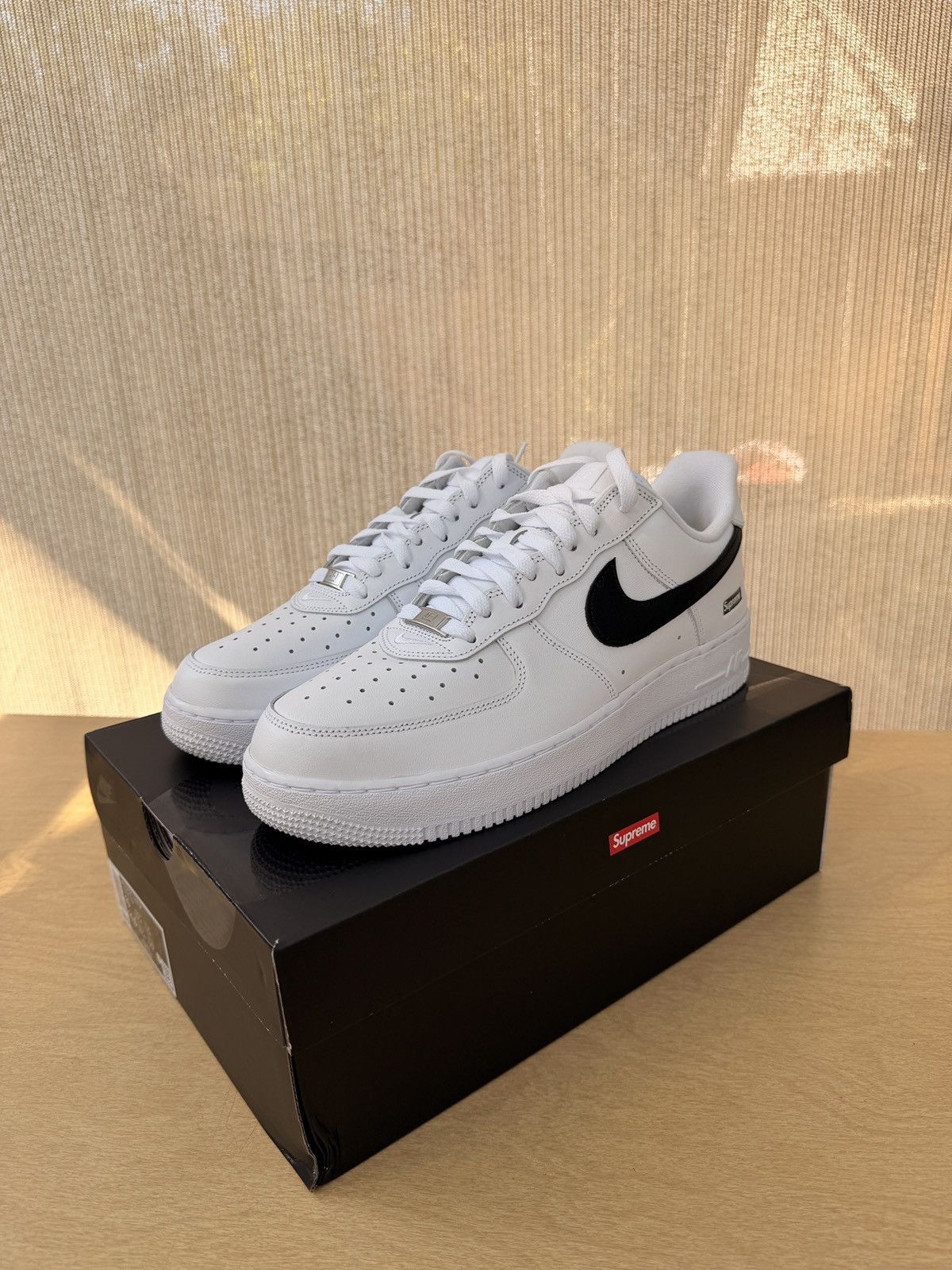 Nike × Supreme Nike Air Force 1 Low Supreme White Black Size US 10 / EU 43 - 4 Thumbnail