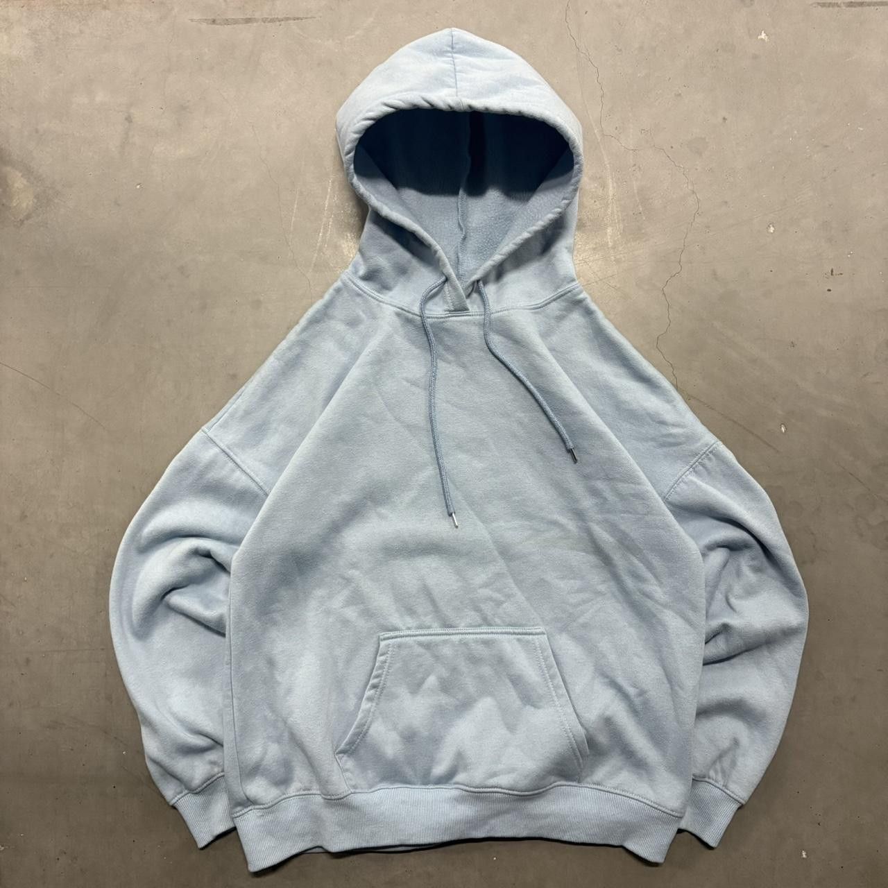 Vintage Crazy Vintage Y2K/2000s Blank Baby Blue Minimalistic Hoodie! Size US L / EU 52-54 / 3 - 1 Thumbnail