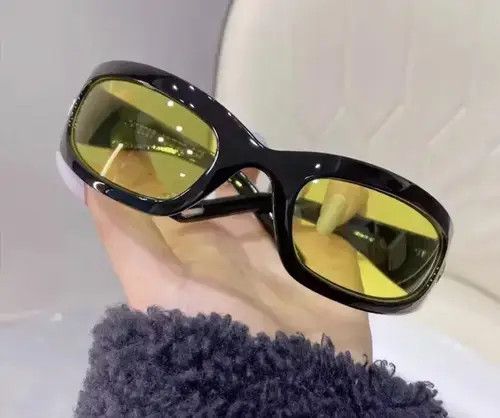 Electric Visual Kurt Cobain Futuristic Sunglasses Hip Hop Grunge Y2K Yellow Size ONE SIZE - 1 Thumbnail