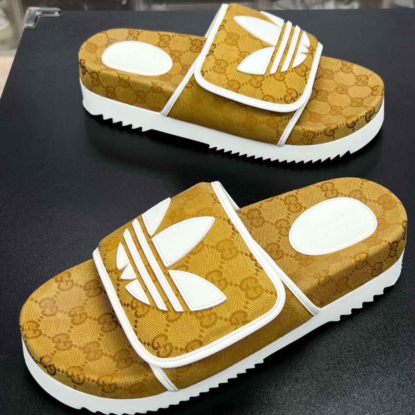 Adidas Adidas Shoes Low Top High Top Basketball Size US 10 / EU 43 - 1 Thumbnail