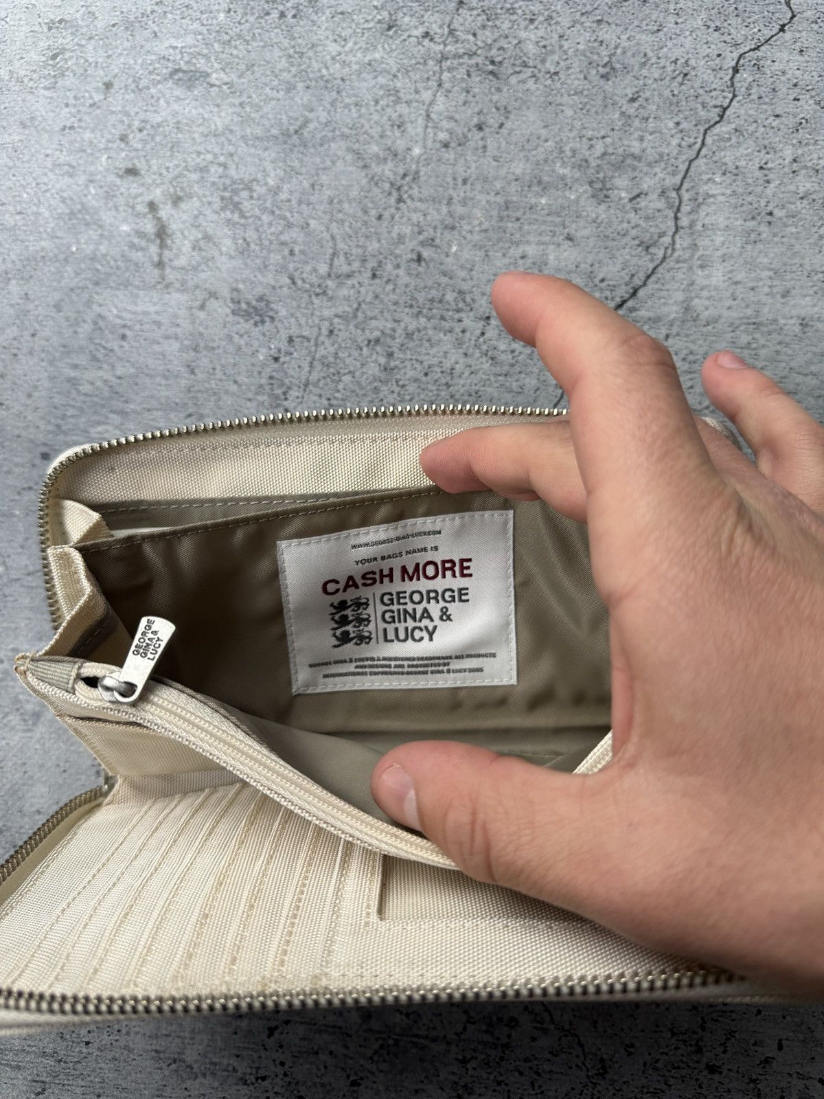 Japanese Brand George Gina & Lucy wallet GGL Postman carabine pockets Size ONE SIZE - 6 Thumbnail