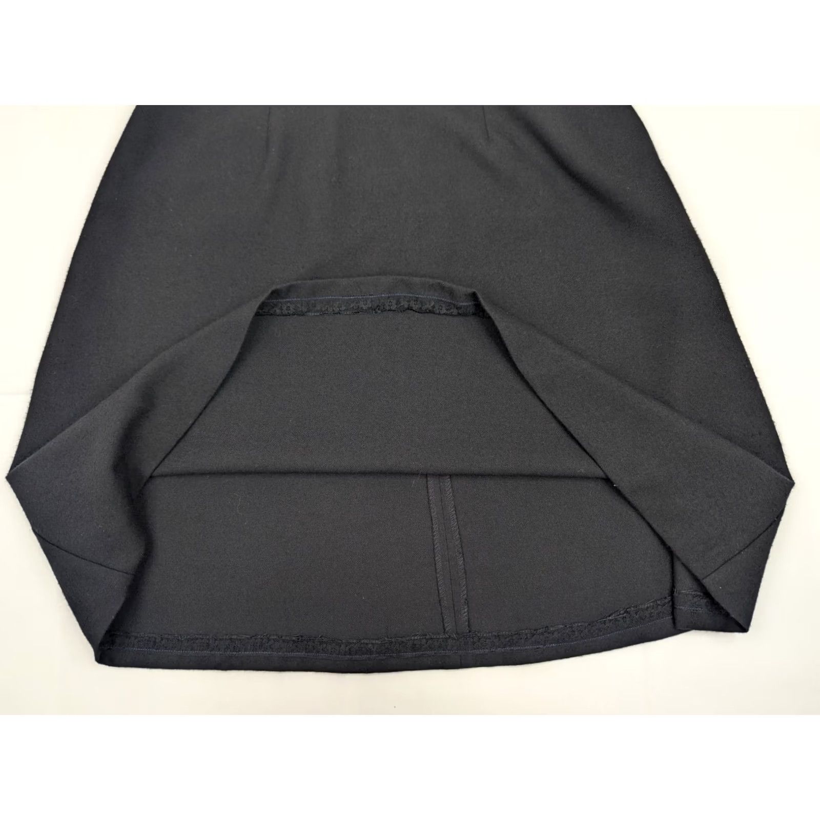 Orvis Orvis Skirt Women 10P Pleated Knee Length Black Polyester Tweed Vintage 90s Style Slit Elastic Waist Wool-Look Button Zip Closure Size 10P Petite Size 32" / US 10 / IT 46 - 5 Thumbnail