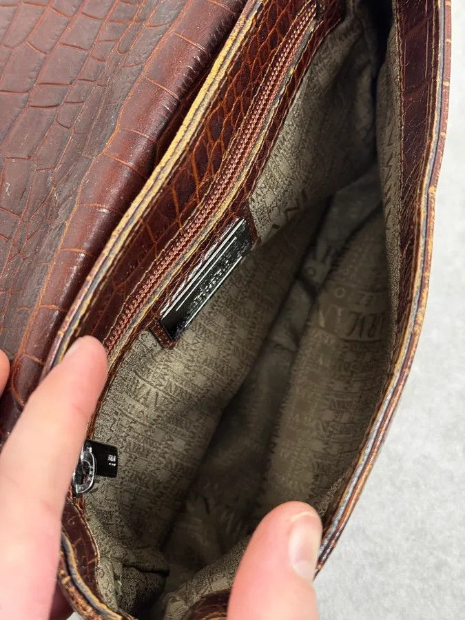 Armani Collezioni AW2011 Armani Brown Crocodile Effect Leather Shoulder Bag Size ONE SIZE - 11 Thumbnail