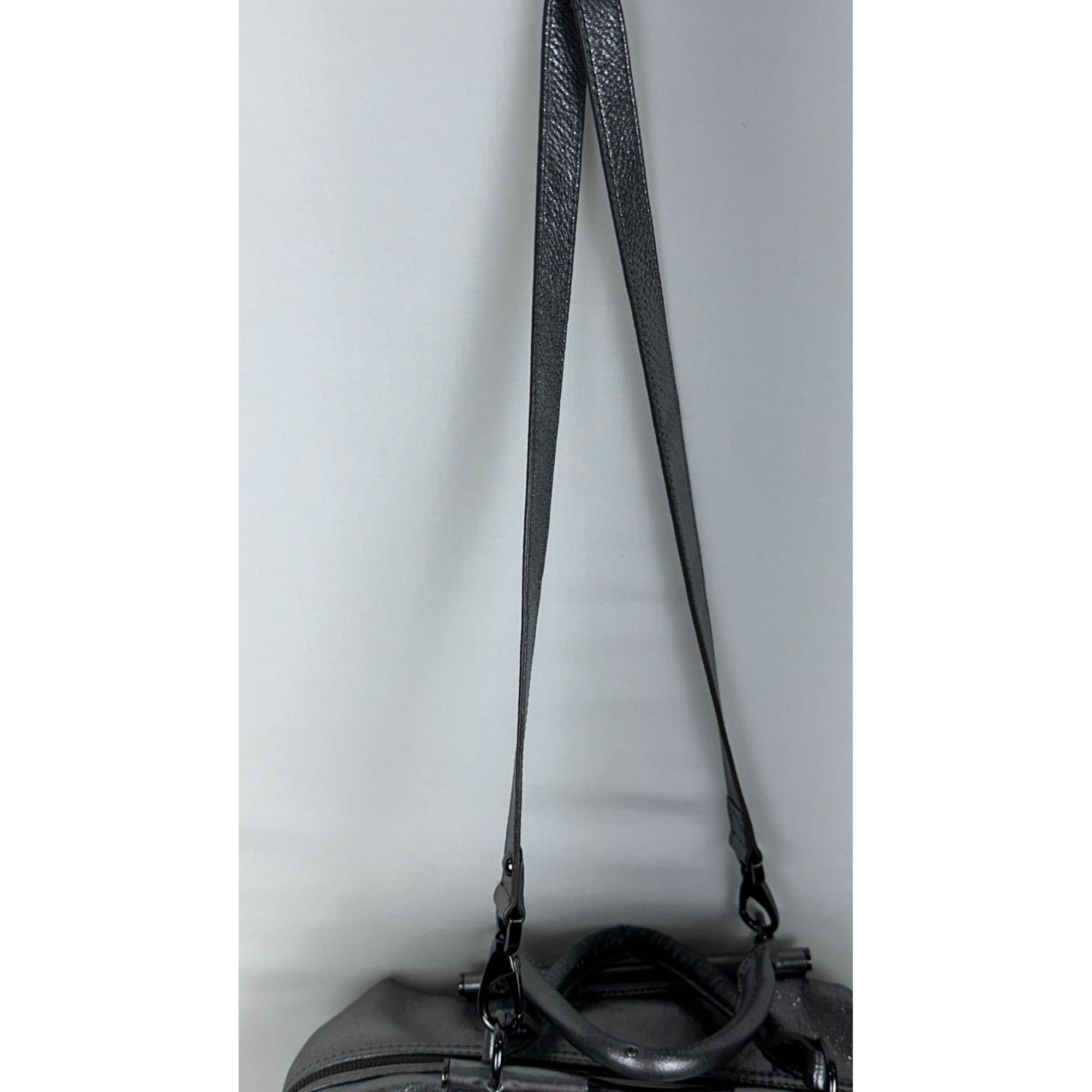 Kenneth Cole Kenneth Cole New York Metallic Silver Leather Shoulder Bag M Size ONE SIZE - 23 Thumbnail