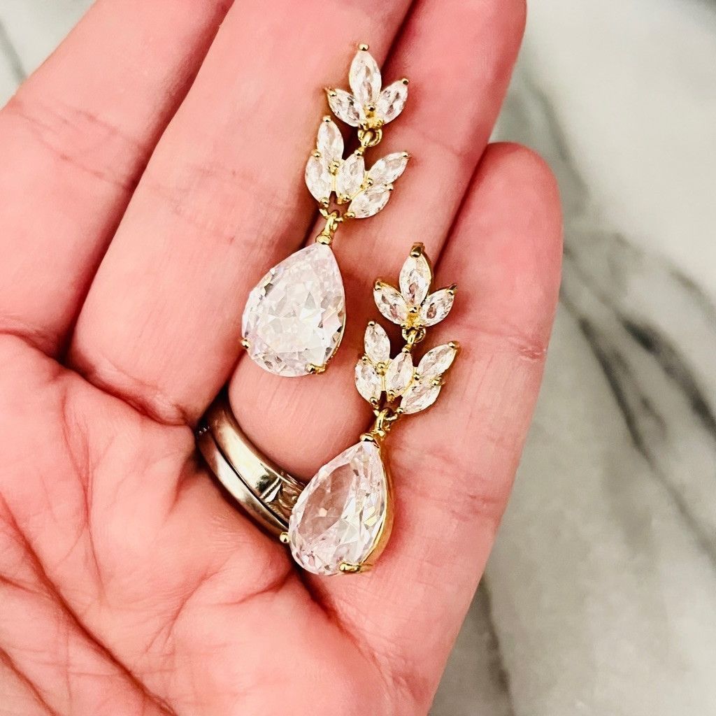 Vintage Vintage Clear Crystal Dangle Earrings Drop Style Teardrop Size ONE SIZE - 2 Thumbnail