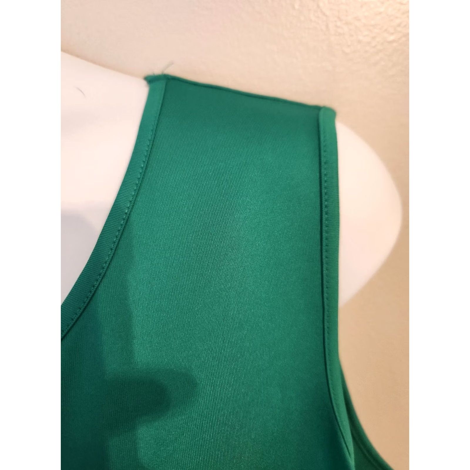 Vintage Catherines Basic Kelly Green Sleeveless Silky Tank Top Shirt 3X 26 28 Shirt Tank 3X Green Womens Plus Sleeveless Basic Easy Care Size XXL / US 16-18 / IT 52-54 - 3 Thumbnail