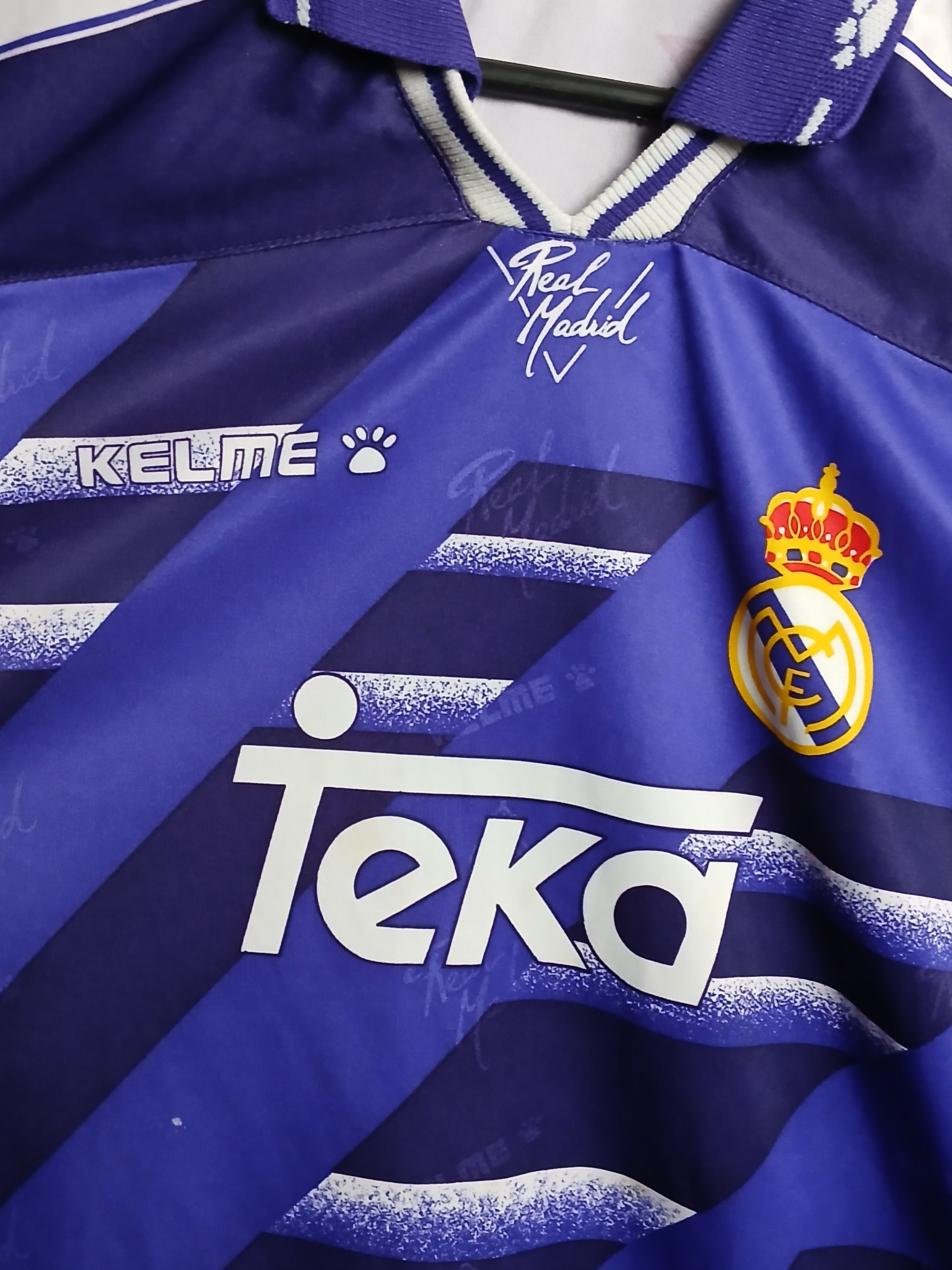 Other Real Madrid 1994/1996 Away Football Jersey T-Shirt Size US S / EU 44-46 / 1 - 3 Thumbnail