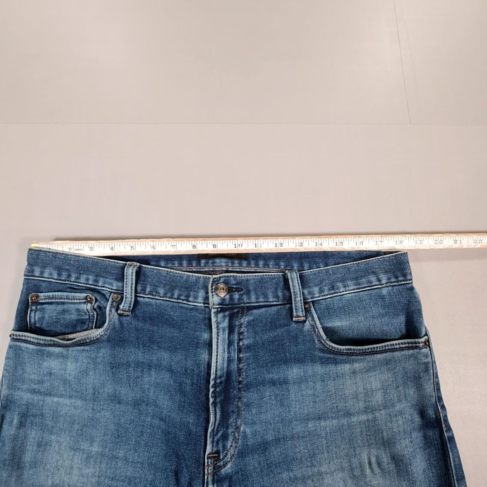 Uniqlo Uniqlo Jeans Blue W35 L34 Slim Tapered Stretch Denim Lined Mens Jeans Regular Fit 5 Pockets Zip Fly Pockets Stretch Denim Men Size US 35 - 7 Thumbnail