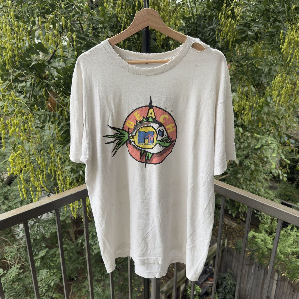 Vintage MTV Beach Thrashed Faded Distressed Shirt ERD Grunge Size US XL / EU 56 / 4 - 1 Thumbnail