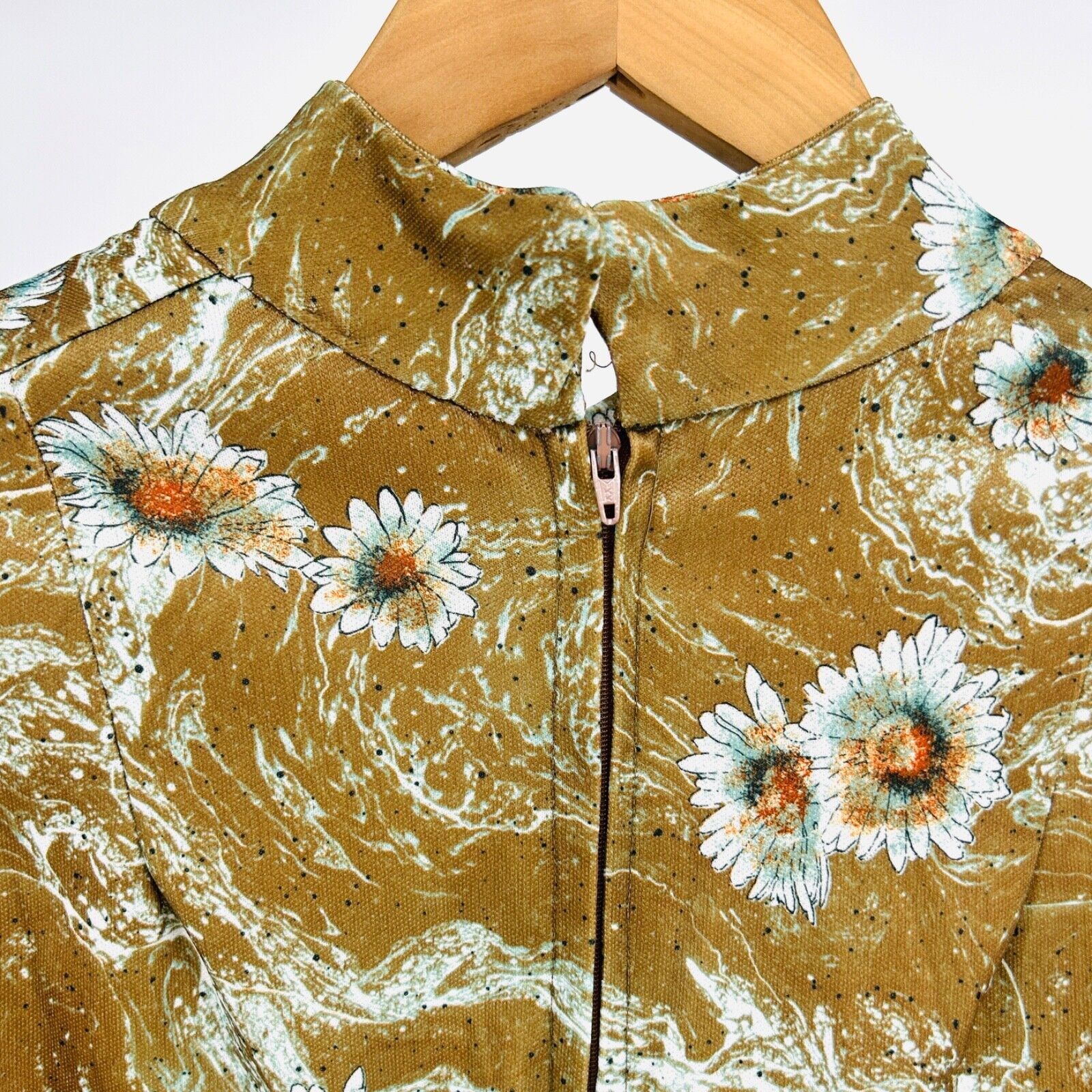 Handmade Handmade 60s High Neck Sleeveless Brown Floral Daisy Top Size L / US 10 / IT 46 - 5 Thumbnail