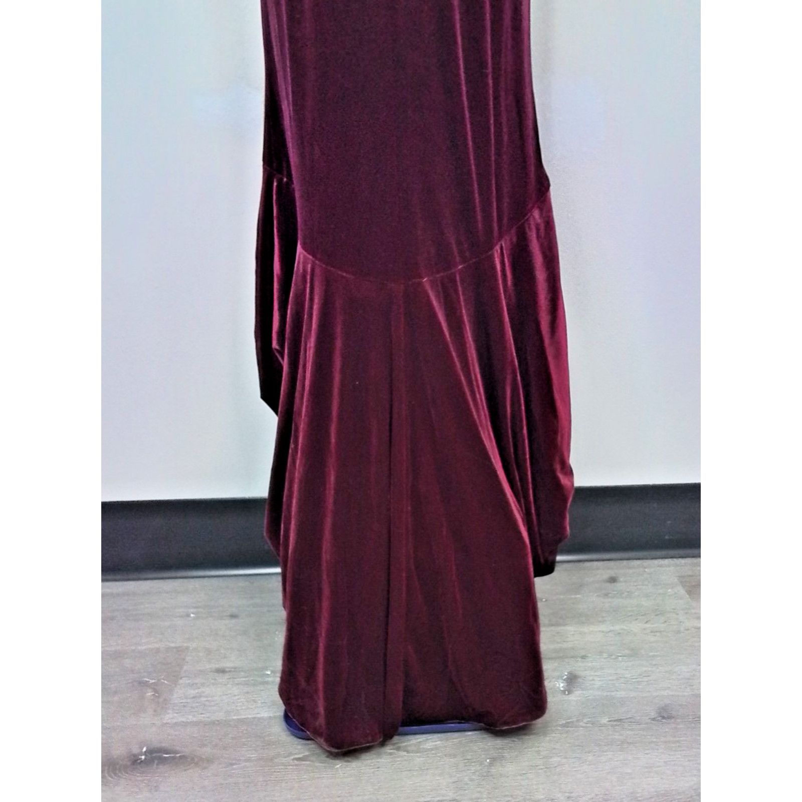 Adrianna Papell Adrianna Papell NWT Dress Women's 2 Burgundy Velvet Cascade Size XS / US 0-2 / IT 36-38 - 4 Thumbnail