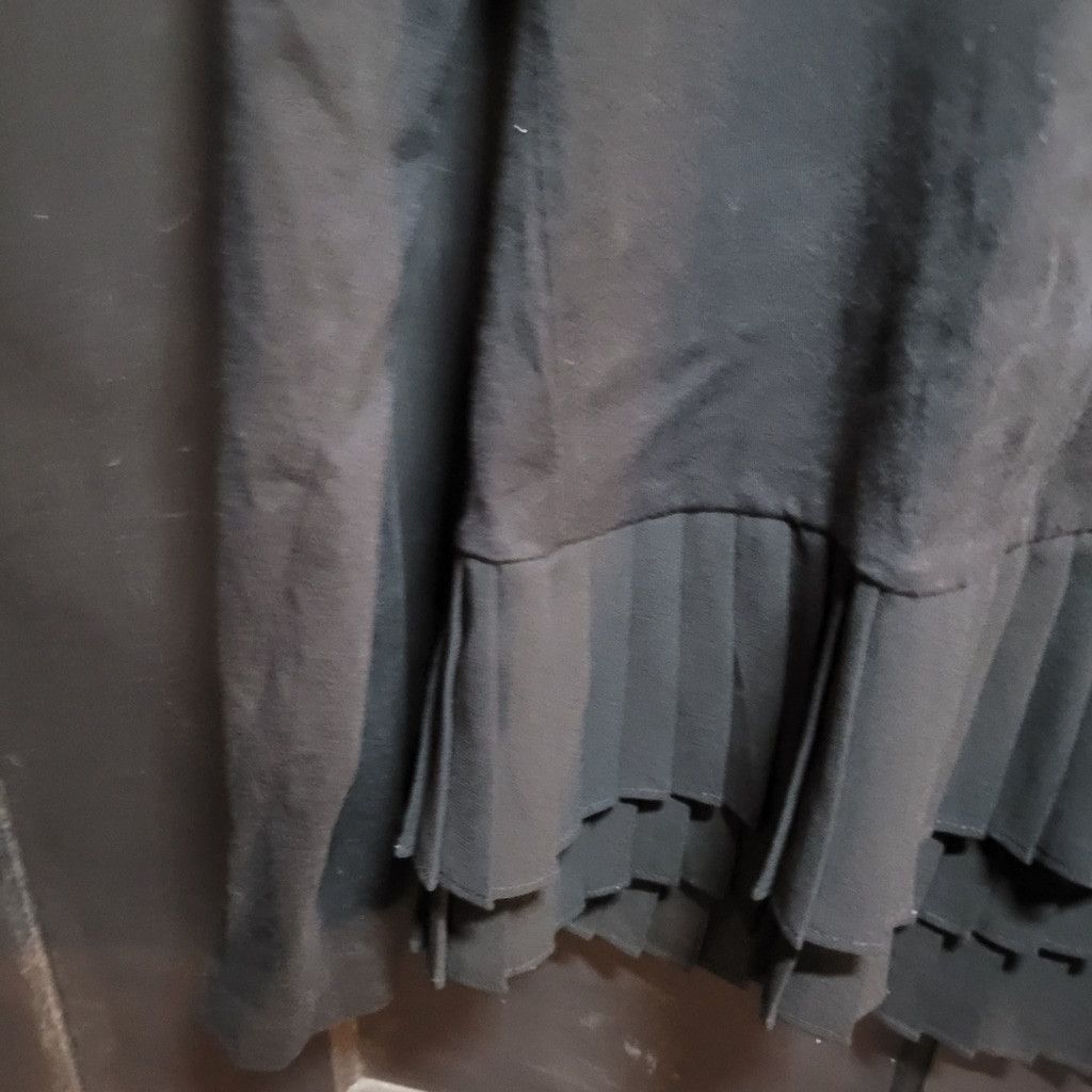 J.Crew J Crew shirt,black w/a cute ruffle on bottom,nwot,XS Size XS / US 0-2 / IT 36-38 - 5 Thumbnail