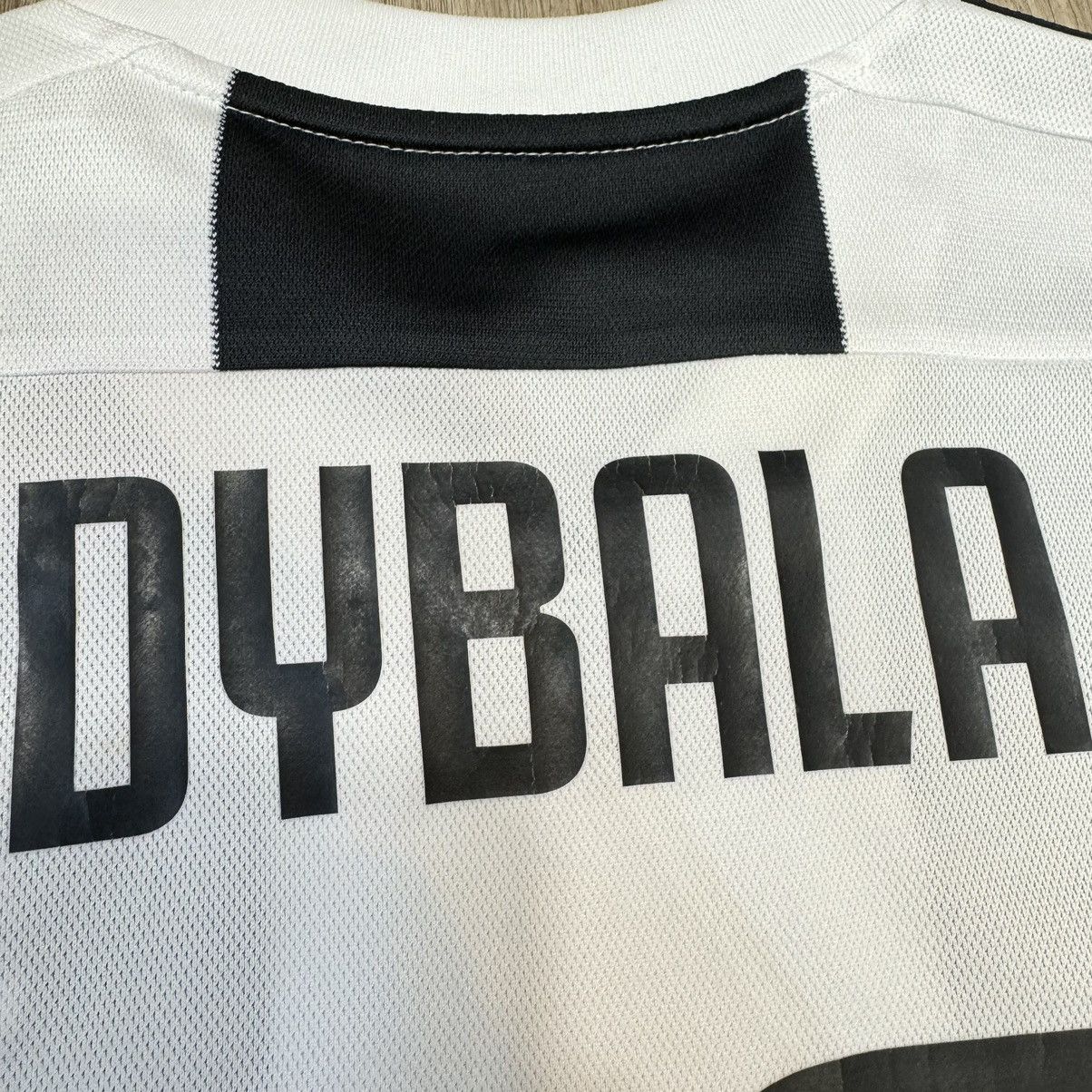 Adidas Juventus 18/19 home shirt #10 Dybala (Bnwt) Size US S / EU 44-46 / 1 - 4 Thumbnail